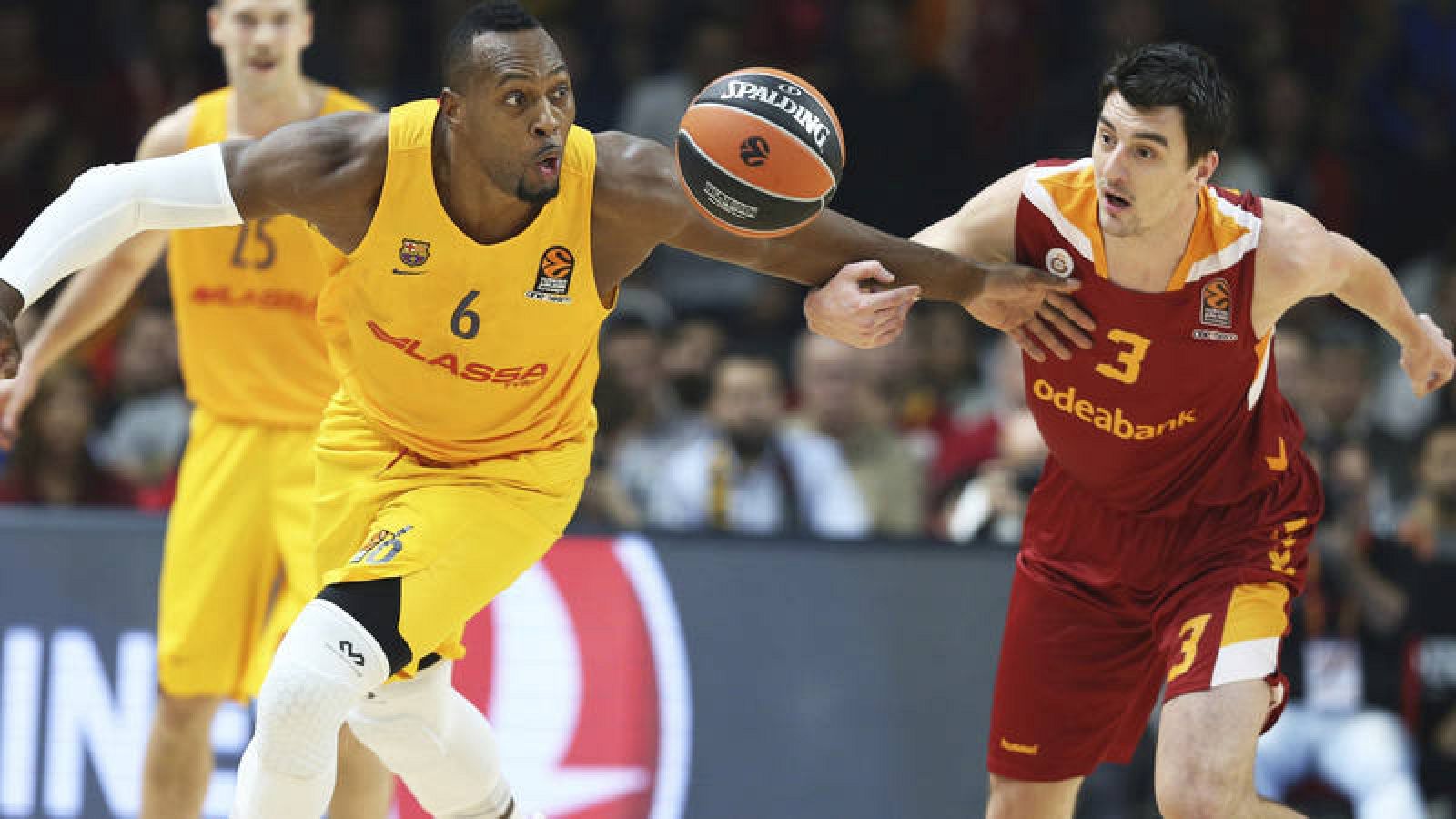 Barcelona (en la imagen) y Baskonia han cosechado sendas derrotas en la jornada