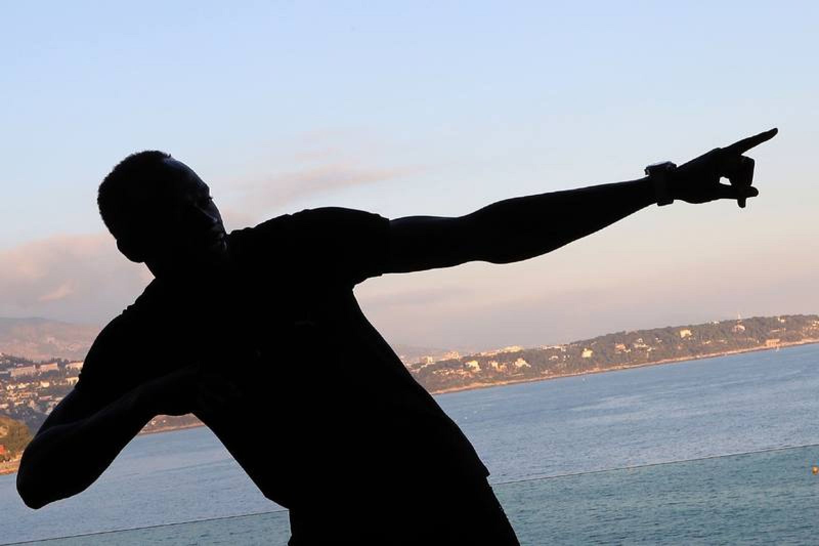 Bolt hace su gesto triunfal en Mónaco 