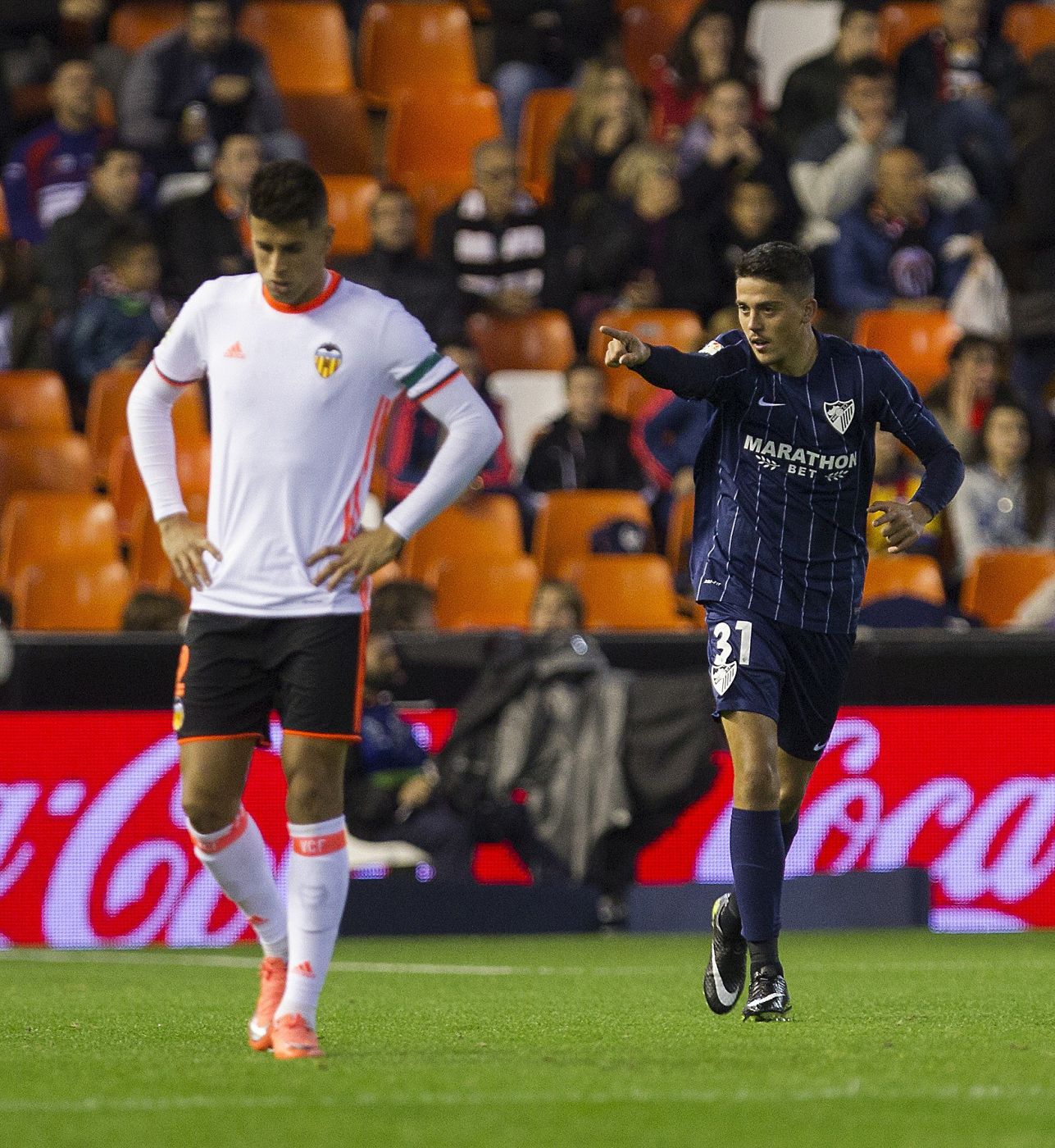 Pablo Fornals (d) celebra tras marcar ante el Valencia.