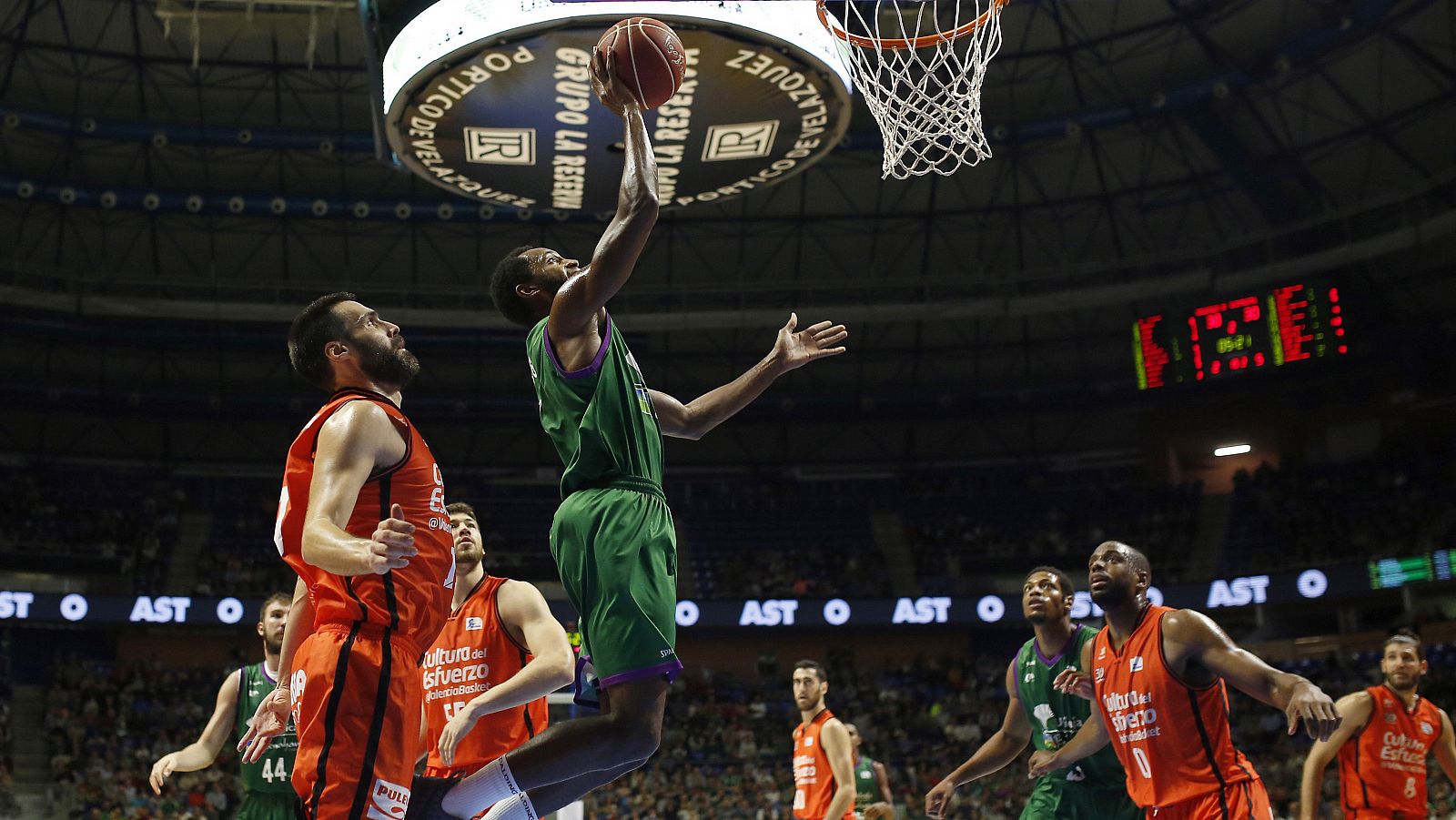 Unicaja 83 - 91 Valencia Basket