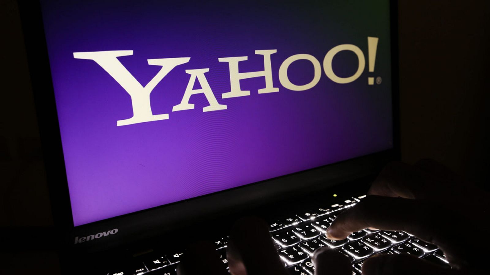 Fotografía de archivo que muestra un logo de Yahoo! en un ordenador