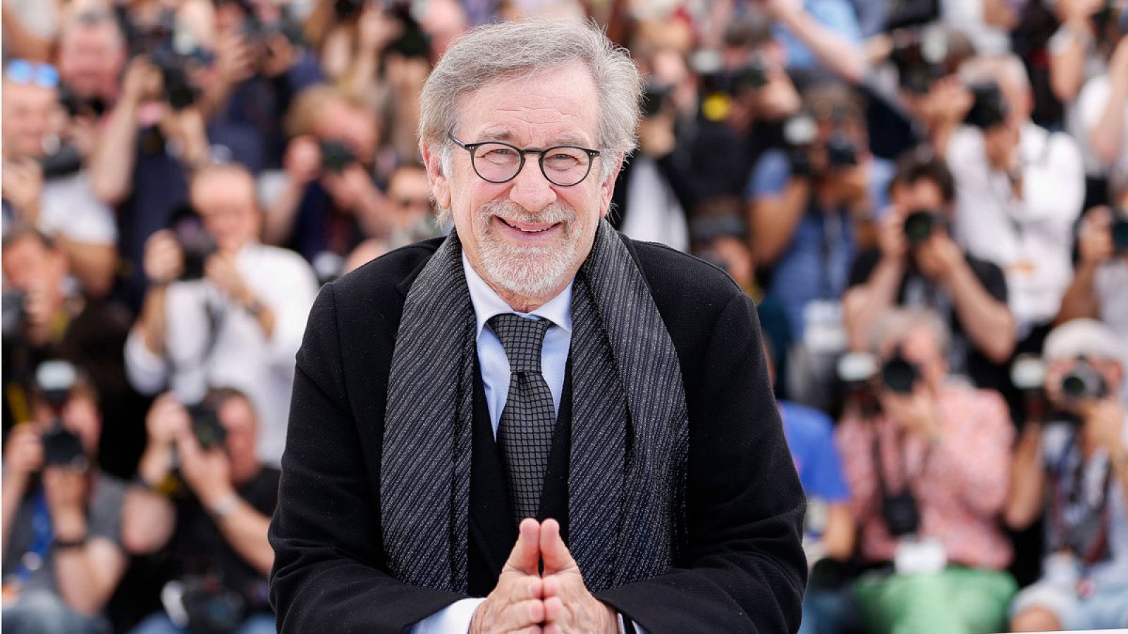 Foto de archivo tomada el 14 de mayo de 2016 del director de cine estadounidense Steven Spielberg mientras posa en el ámbito de la 69ª edición del Festival de Cine de Cannes (Francia).