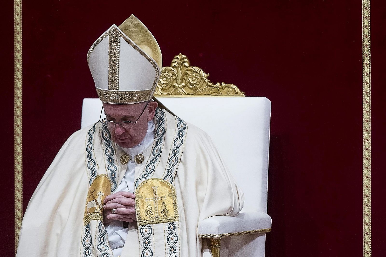 El papa durante la primera misa de 2017