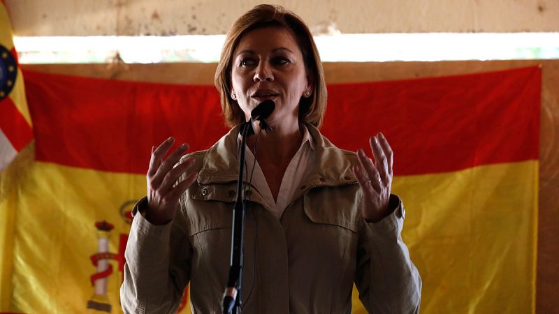 La ministra de Defensa, María Dolores de Cospedal, en Bamako (Malí), durante su visita a las tropas españolas