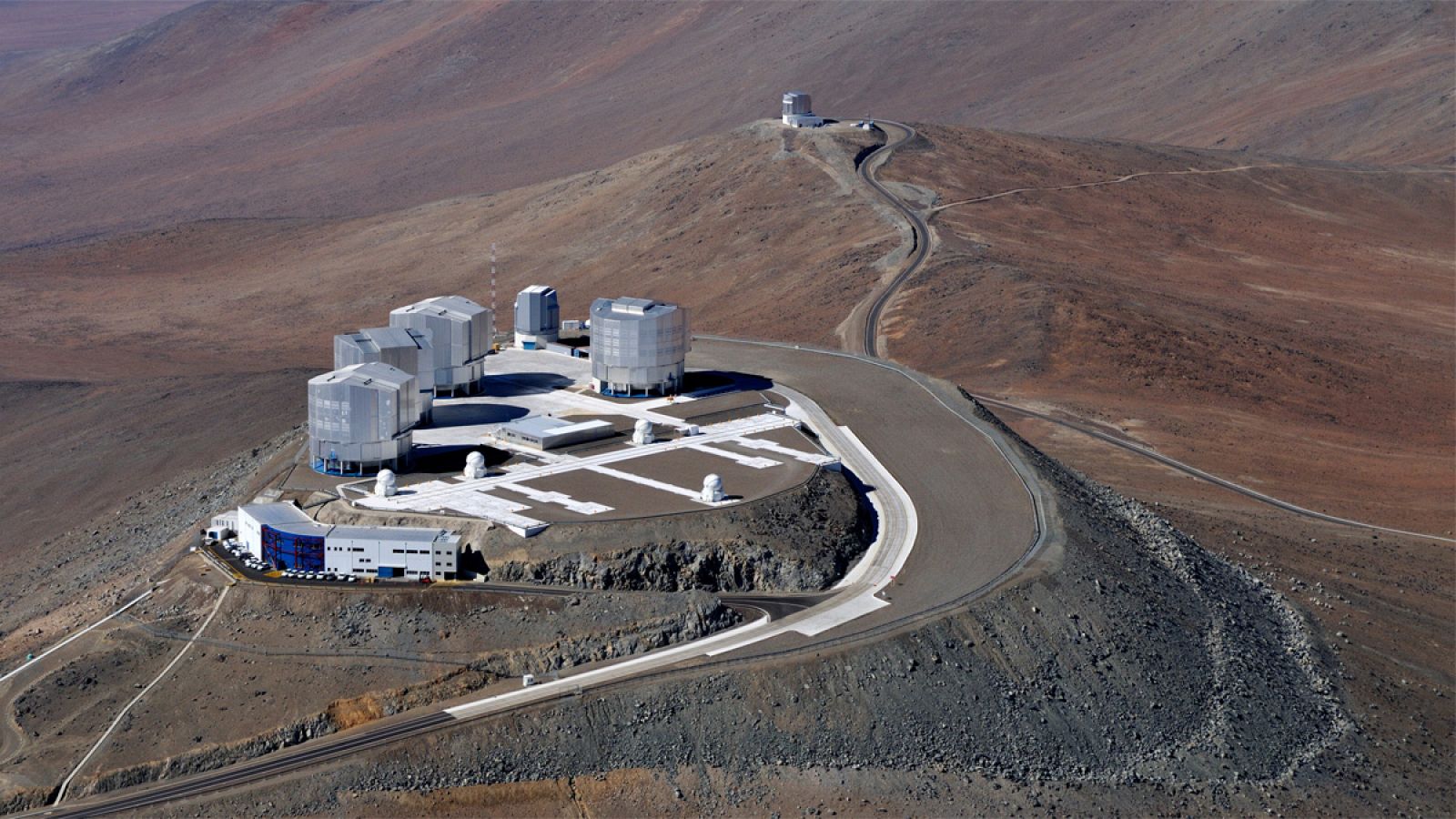 Vista aérea de las instalaciones del VLT, el instrumento óptico más avanzado que existe.