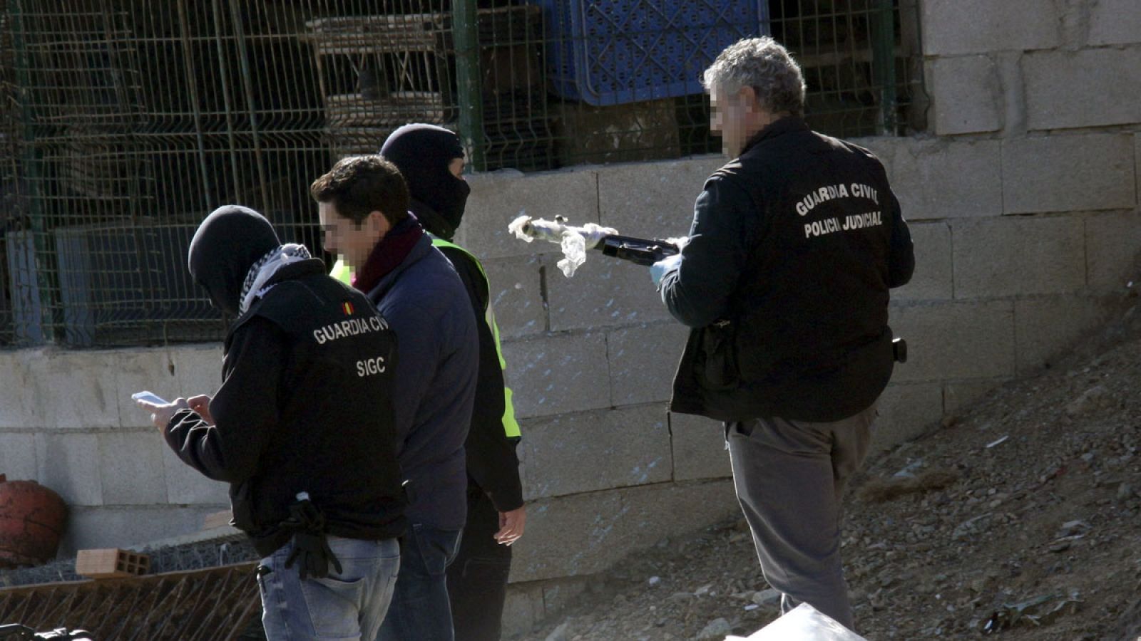 Imagen de la operación realizada horas antes en Ceuta que acababa con la detención de dos personas afines al Estado Islámico.