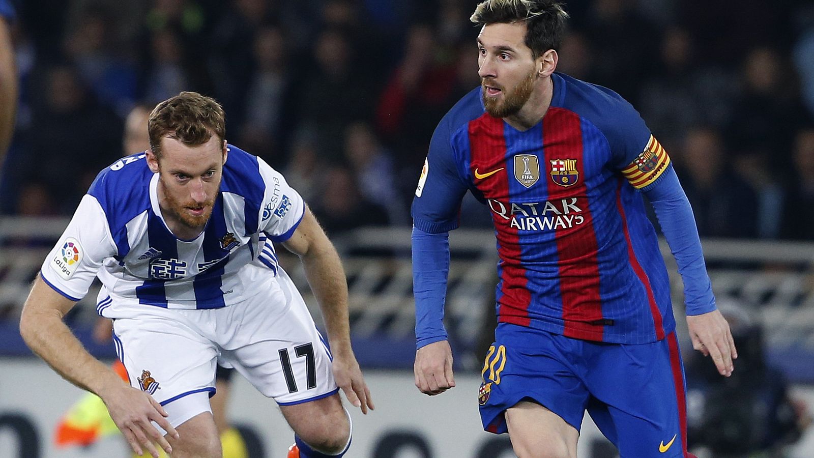 Zurutuza y Messi, en el partido de Liga en Anoeta.