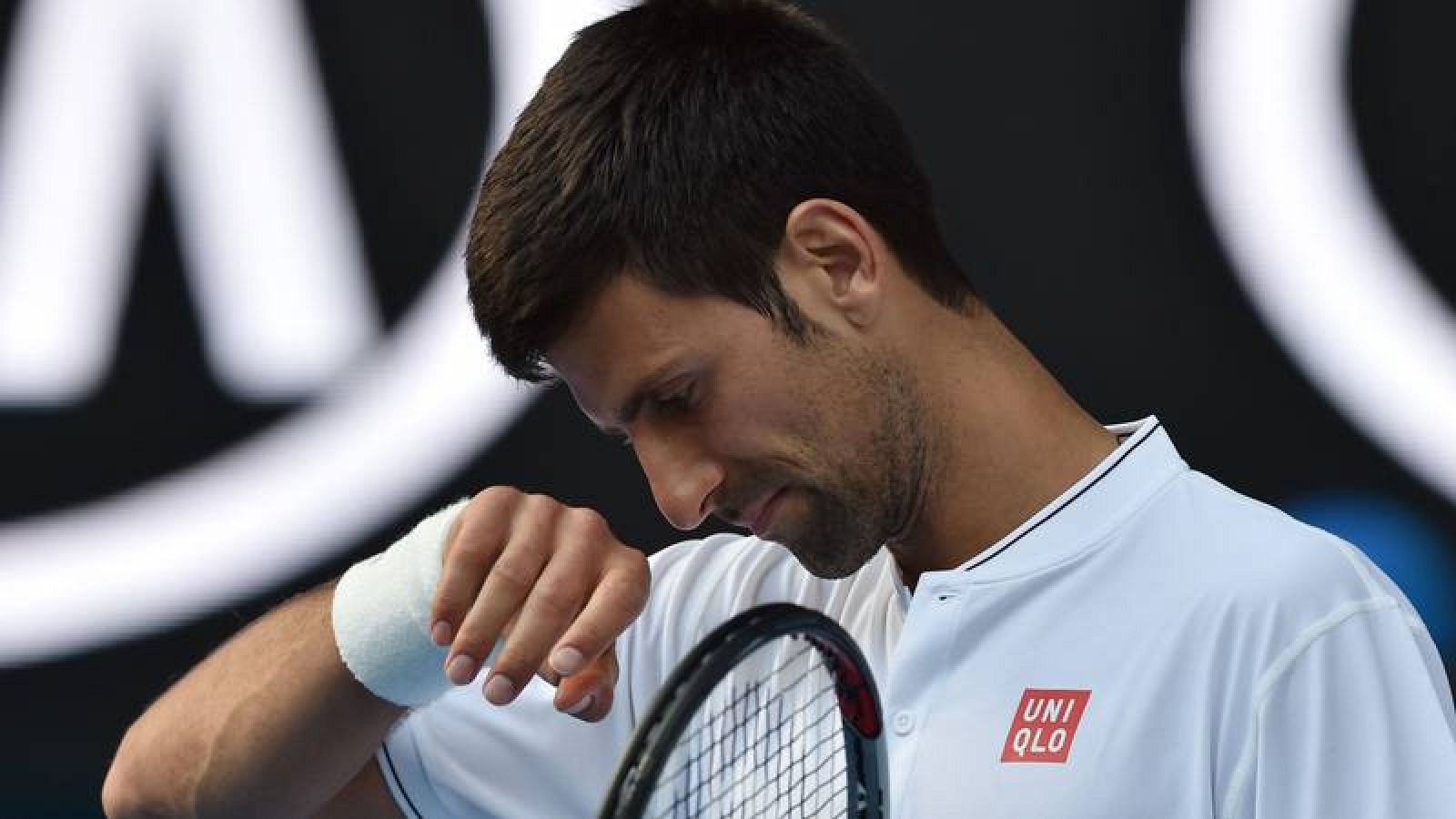 Istomin deja fuera de combate a Djokovic