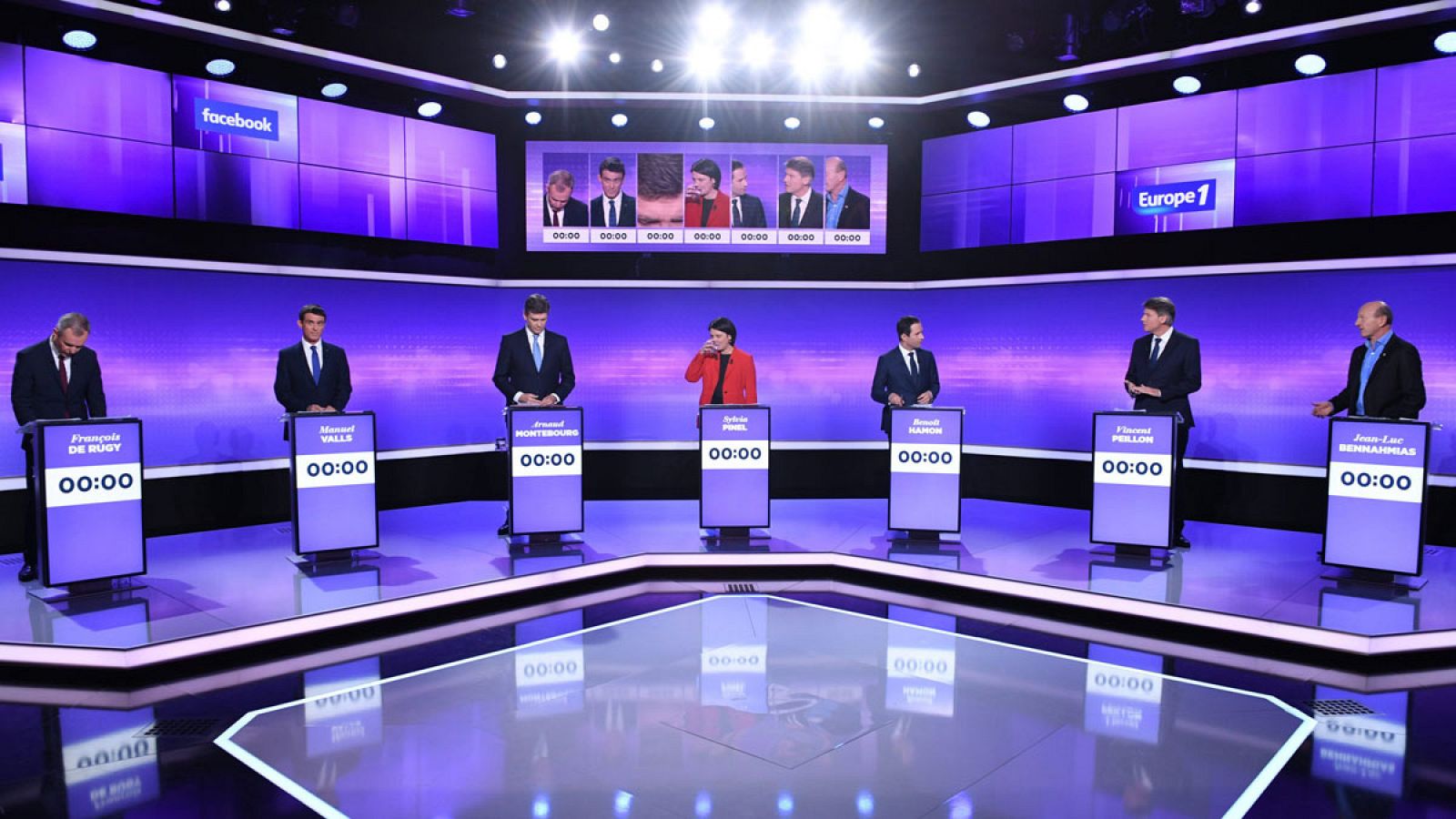 Los candidatos de la izquierda francesa para las elecciones primarias presidenciales de 2017 participando en el último debate televisado.