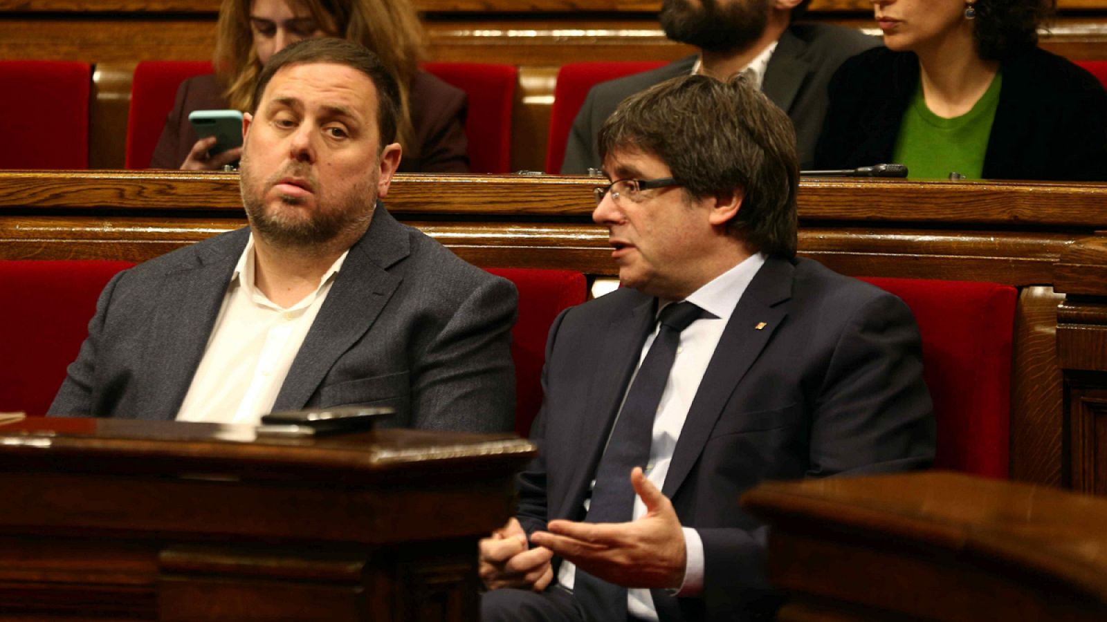 Los catalanes aprueban con un 5,5 la gestión de Puigdemont