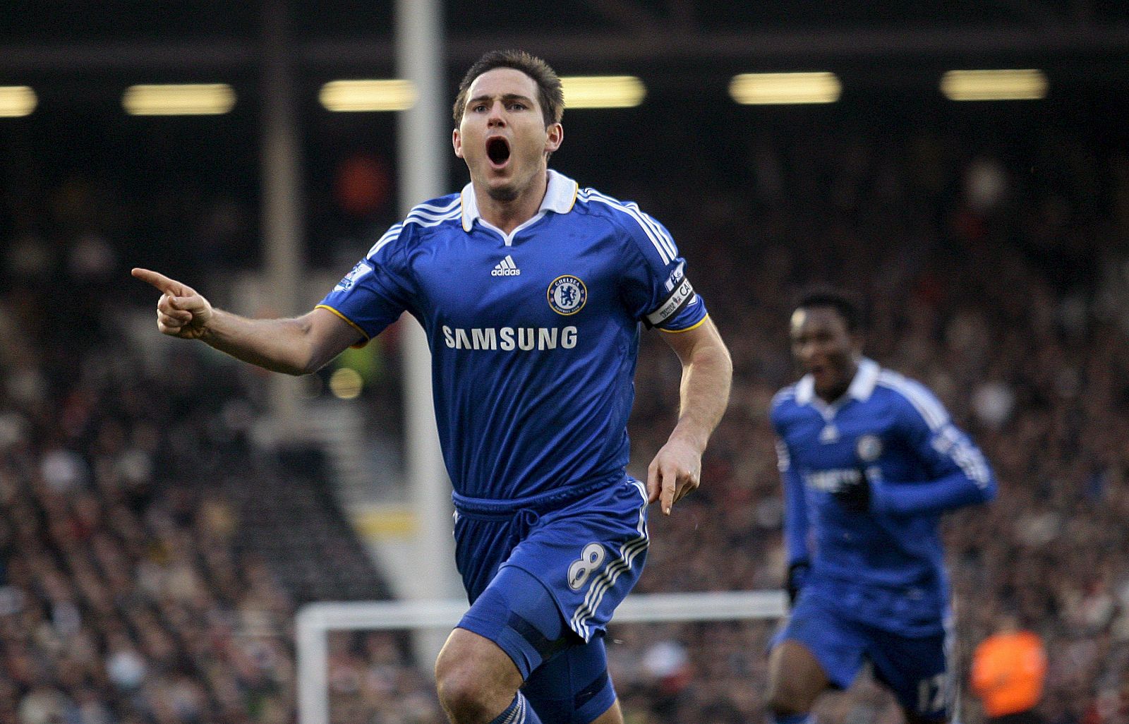 Imagen de archivo del jugador inglés Frank Lampard celebrando un gol con el Chelsea.