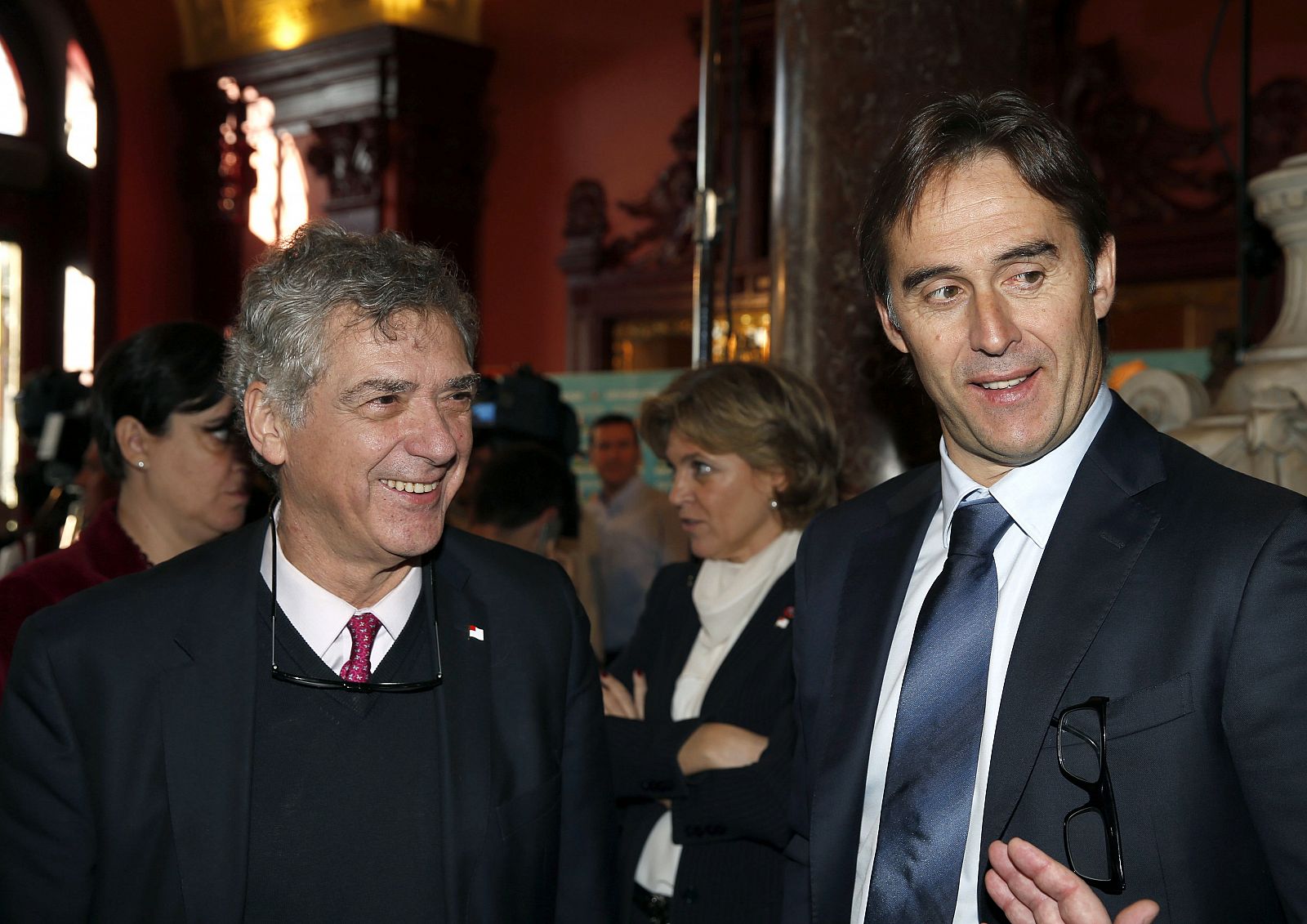 El presidente de la Federación Española de Fútbol, Ángel María Villar, junto al seleccionador nacional, Julen Lopetegui.