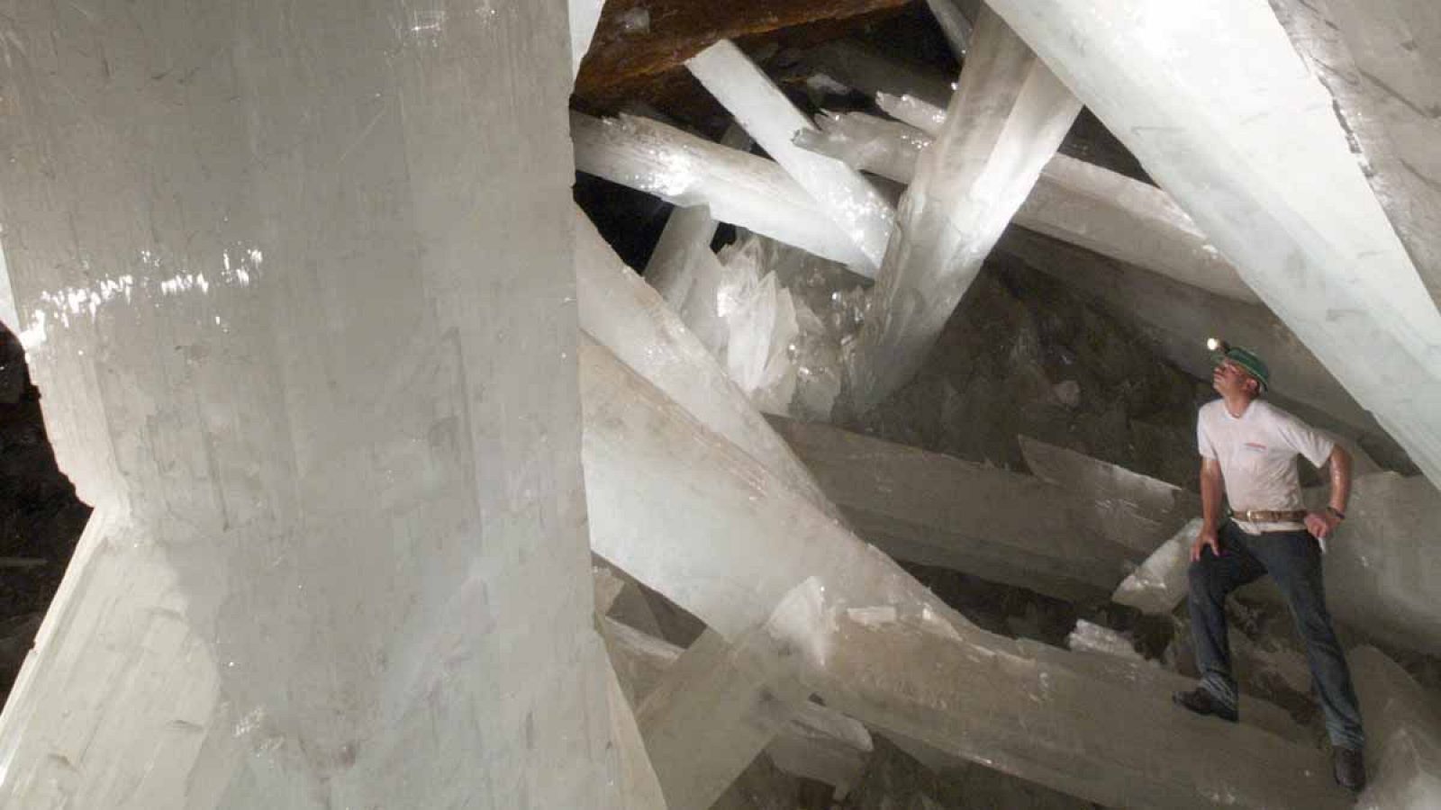 Fotografía de los cristales gigantes de yeso de Naica, en el estado mexicano de Chihuahua.
