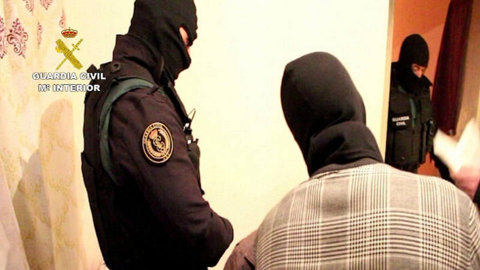  Imagen proporcionada por la Guardia Civil de una operación antidroga