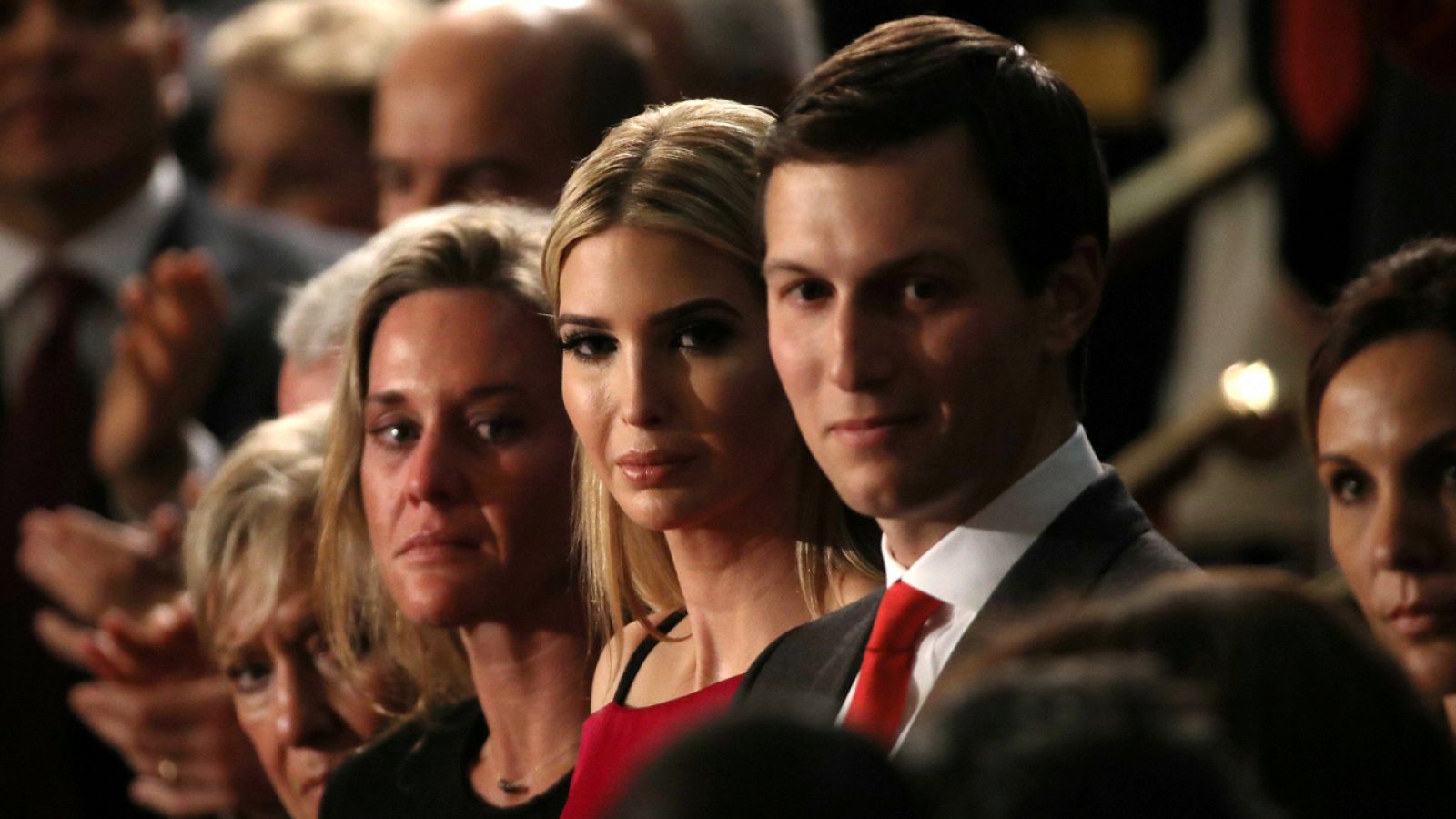El yerno y asesor principal de Donald Trump, Jared Kushner, junto a su esposa Ivanka Trump, durante el discurso del presidente ante el Capitolio.