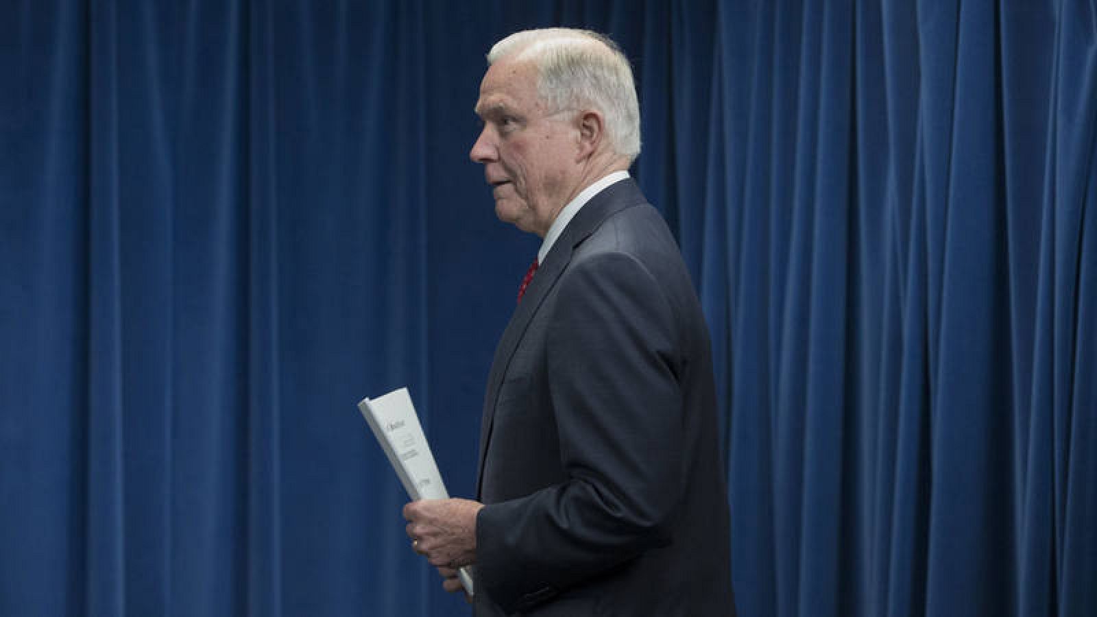El fiscal general, Jeff Sessions, a su llegada a una rueda de prensa el pasado 6 de marzo de 2017. 