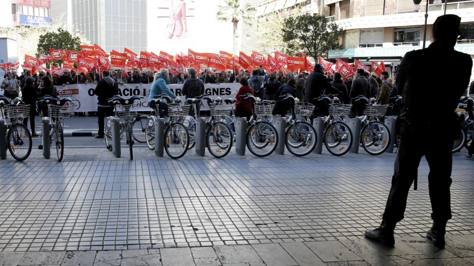 Concentración sindical ante la delegación de Gobierno de Valencia