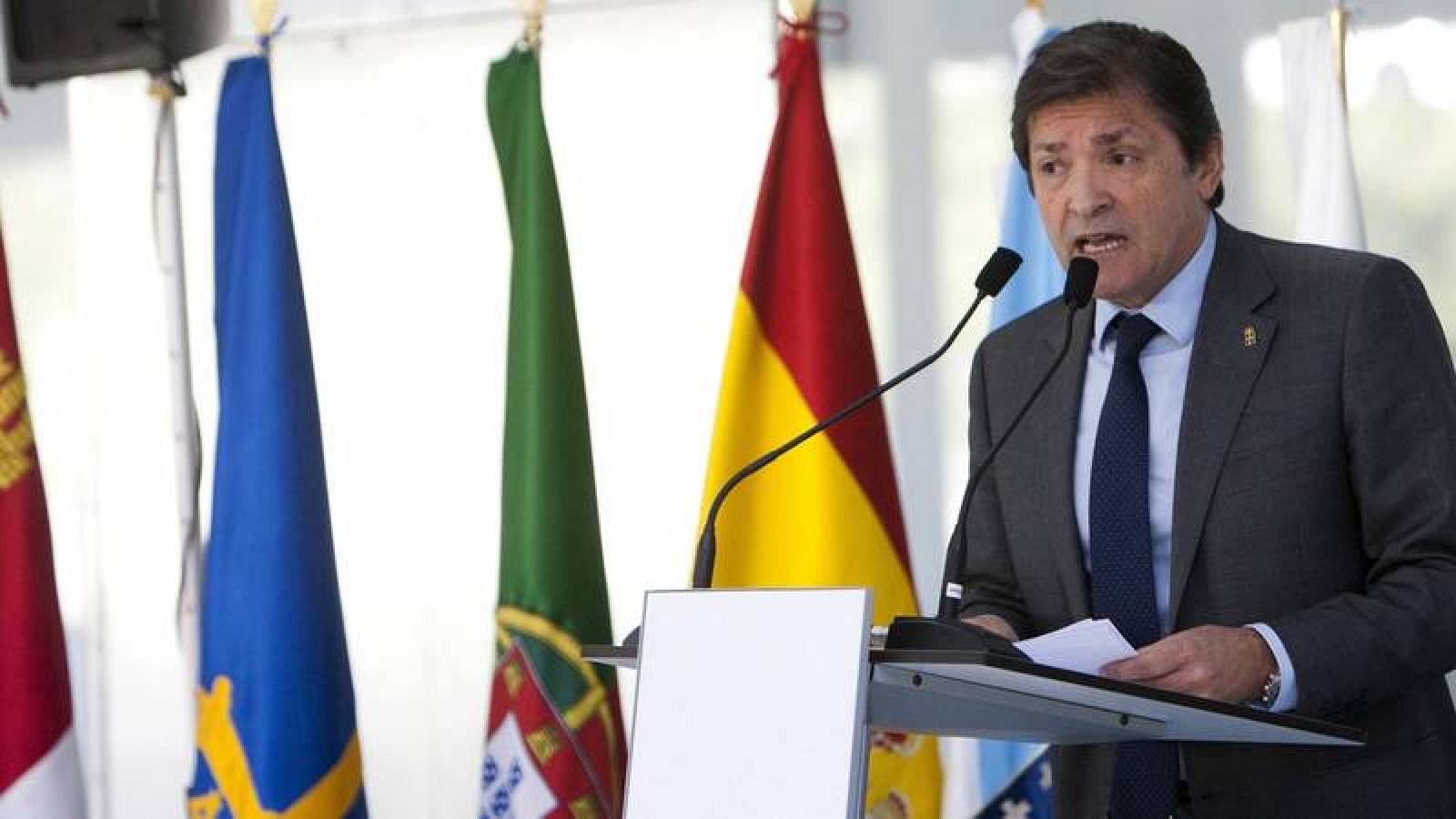 El presidente de la Gestora del PSOE, Javier Fernández.