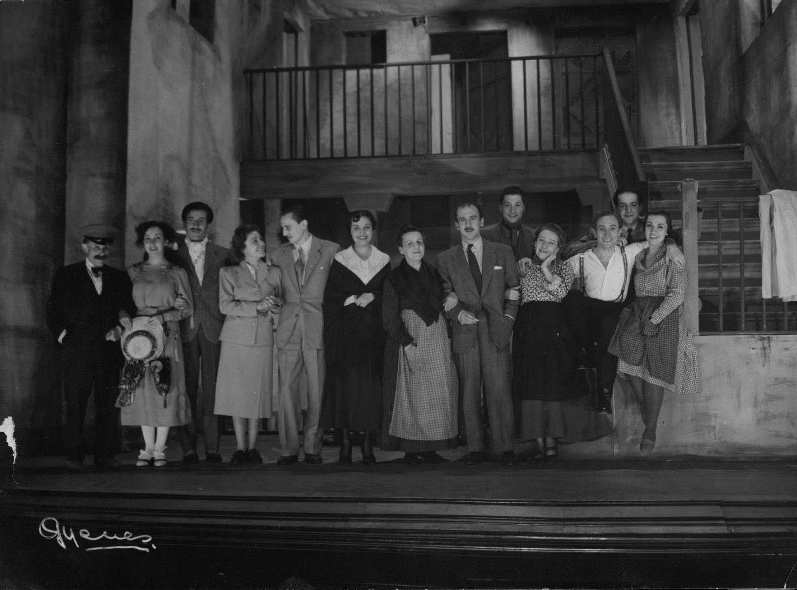 1949: estreno de «Historia de una escalera», de Buero Vallejo