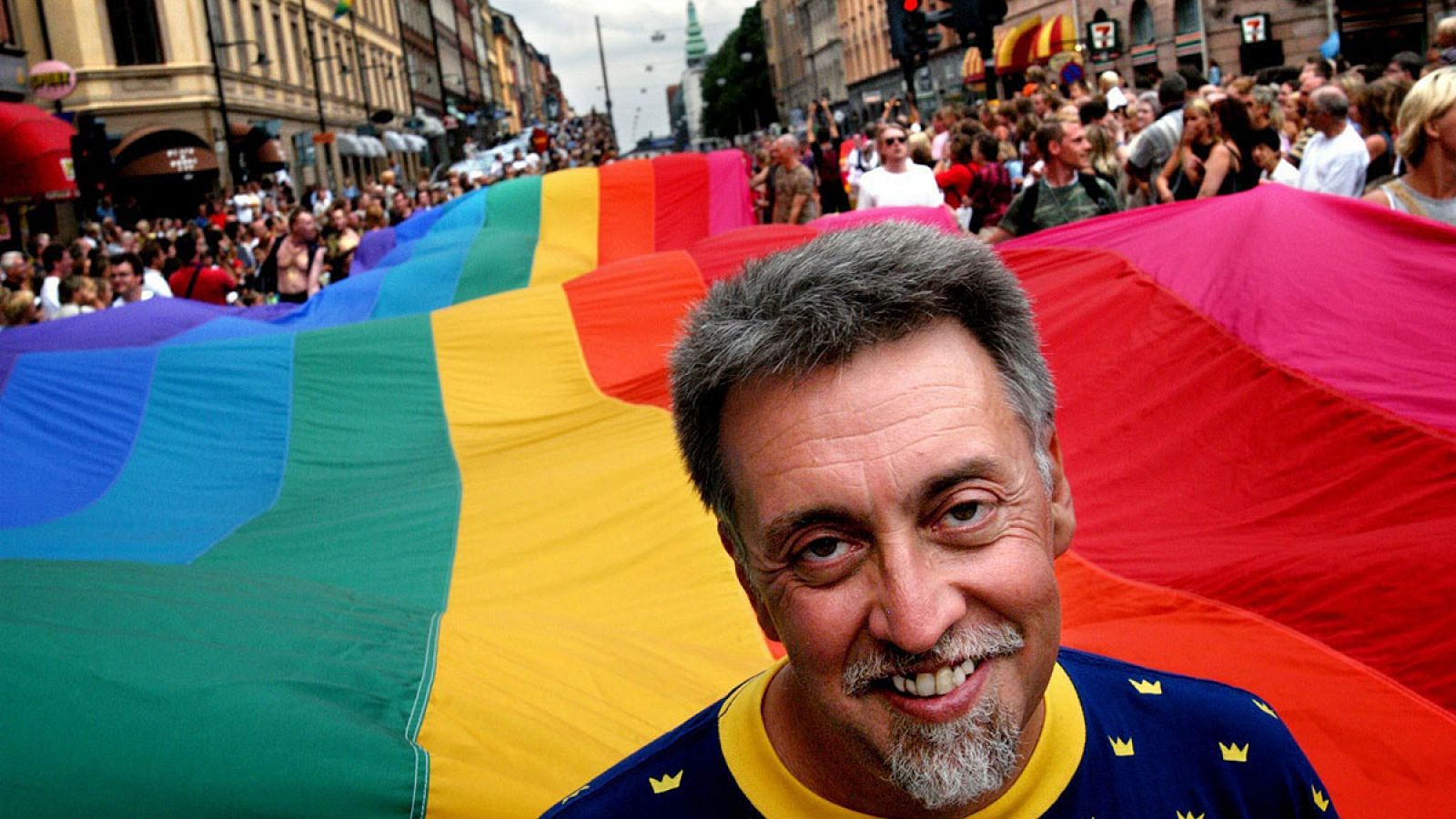 Gilbert Baker, creador de la bandera arcoíris, en una imagen de archivo