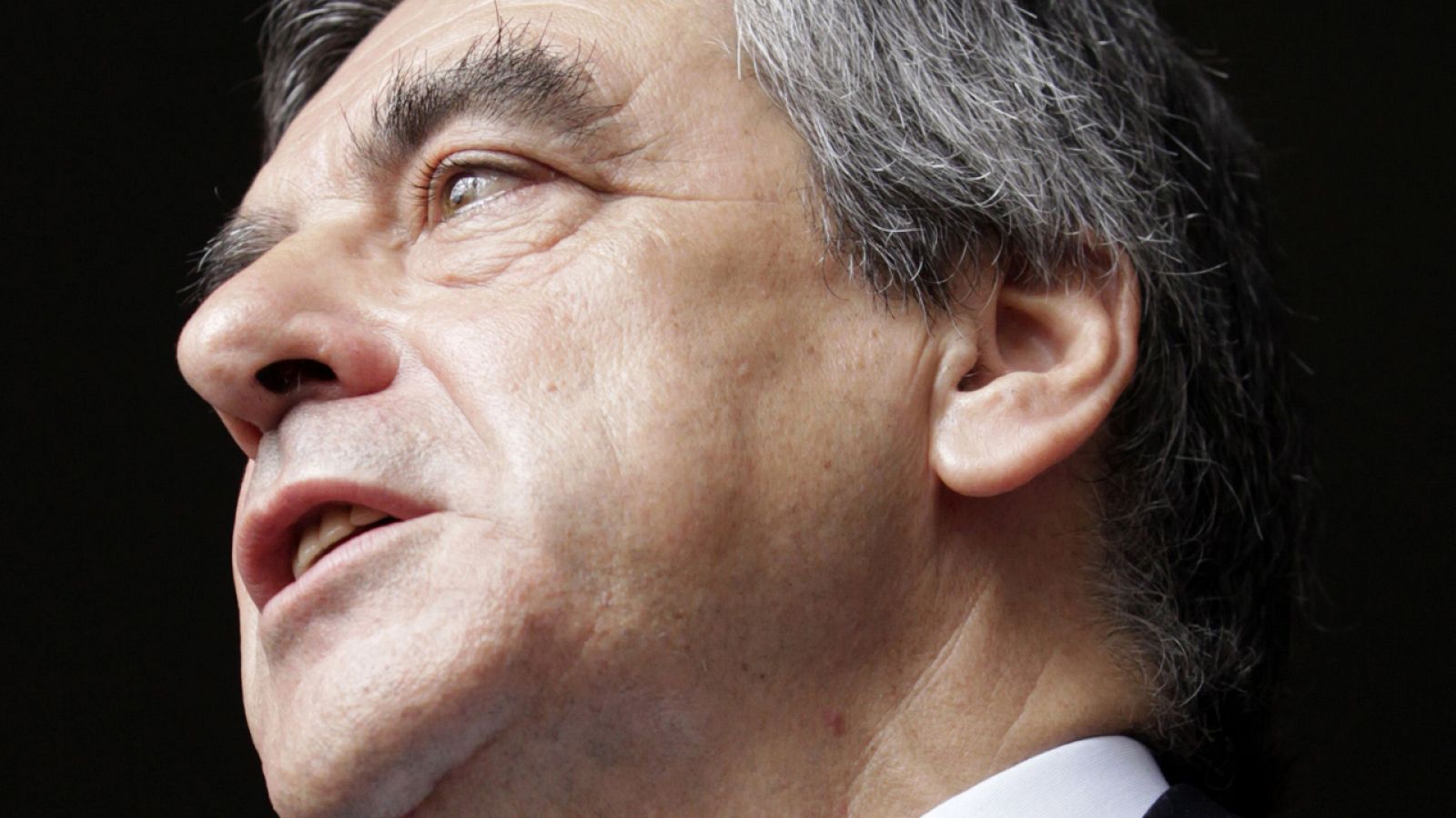 El candidato conservador a las presidenciales francesas François Fillon en un mitin en Córcega