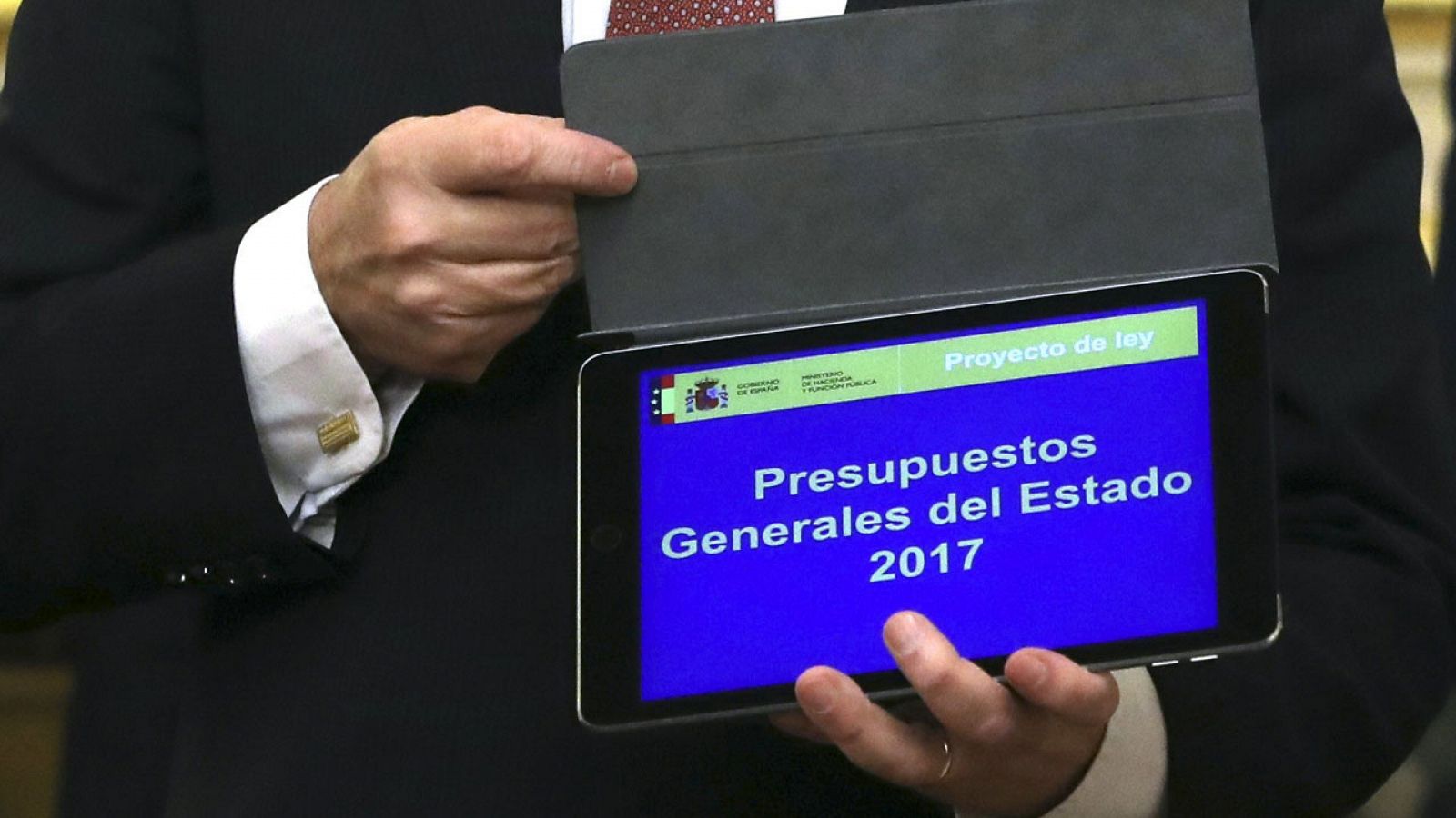 El ministro de Hacienda, Cristóbal Montoro, presenta los presupuestos generales en el Congreso