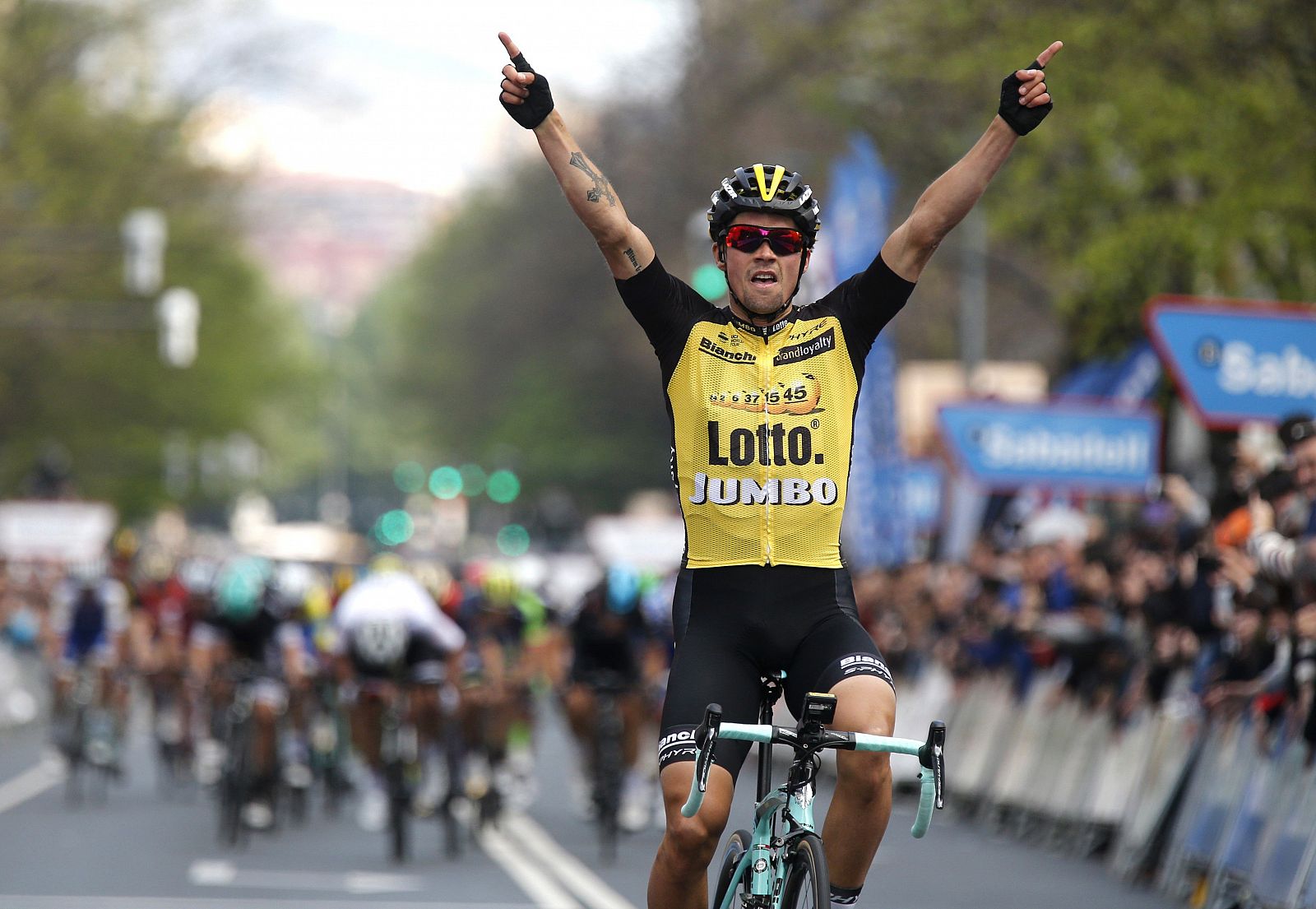 Primoz Roglic se impone vencedor de la cuarta etapa de la 57 Vuelta Ciclista al País Vasco.