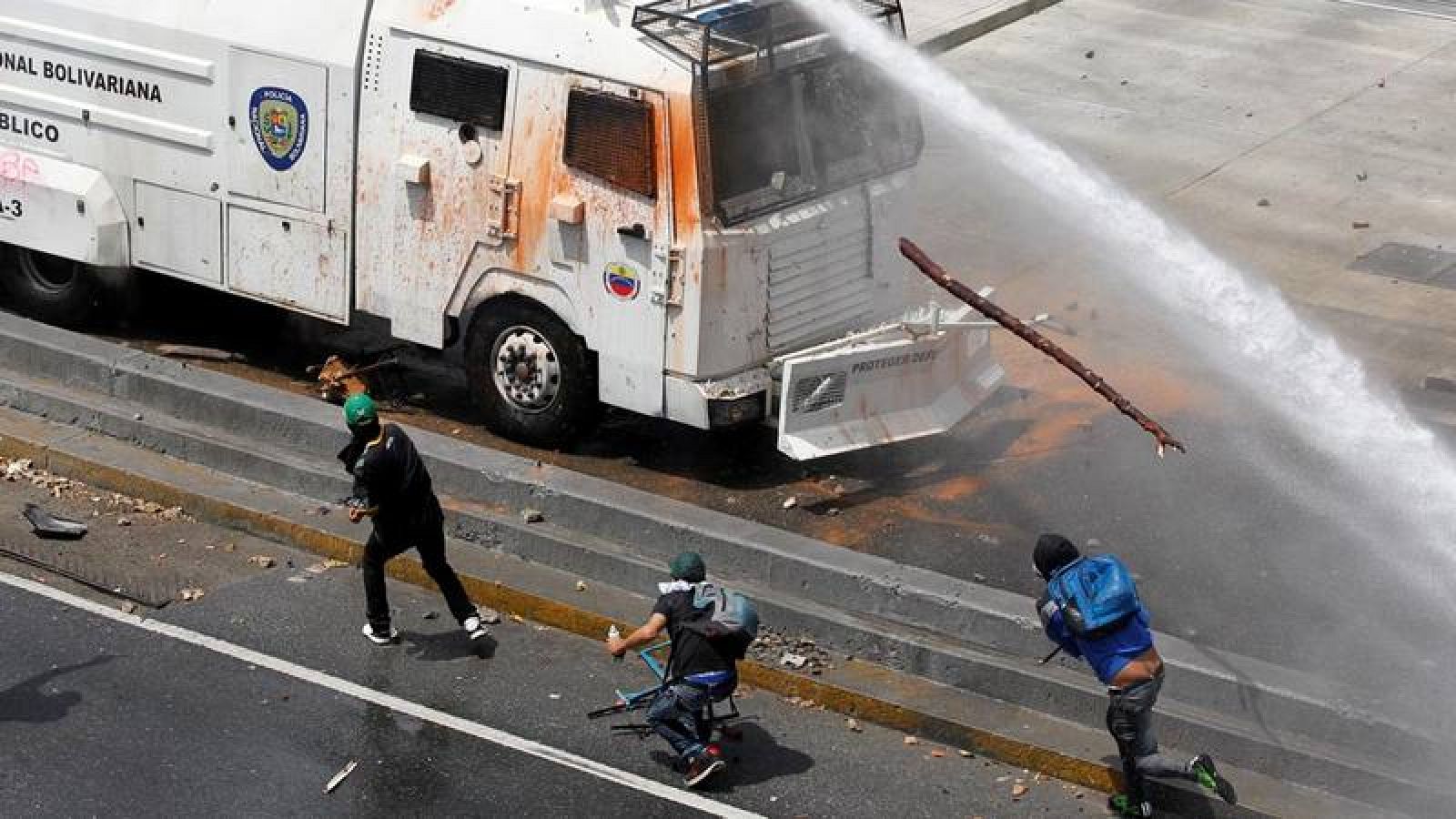 La Policía de Venezuela dispersa a los opositores durante la manifestación en Caracas