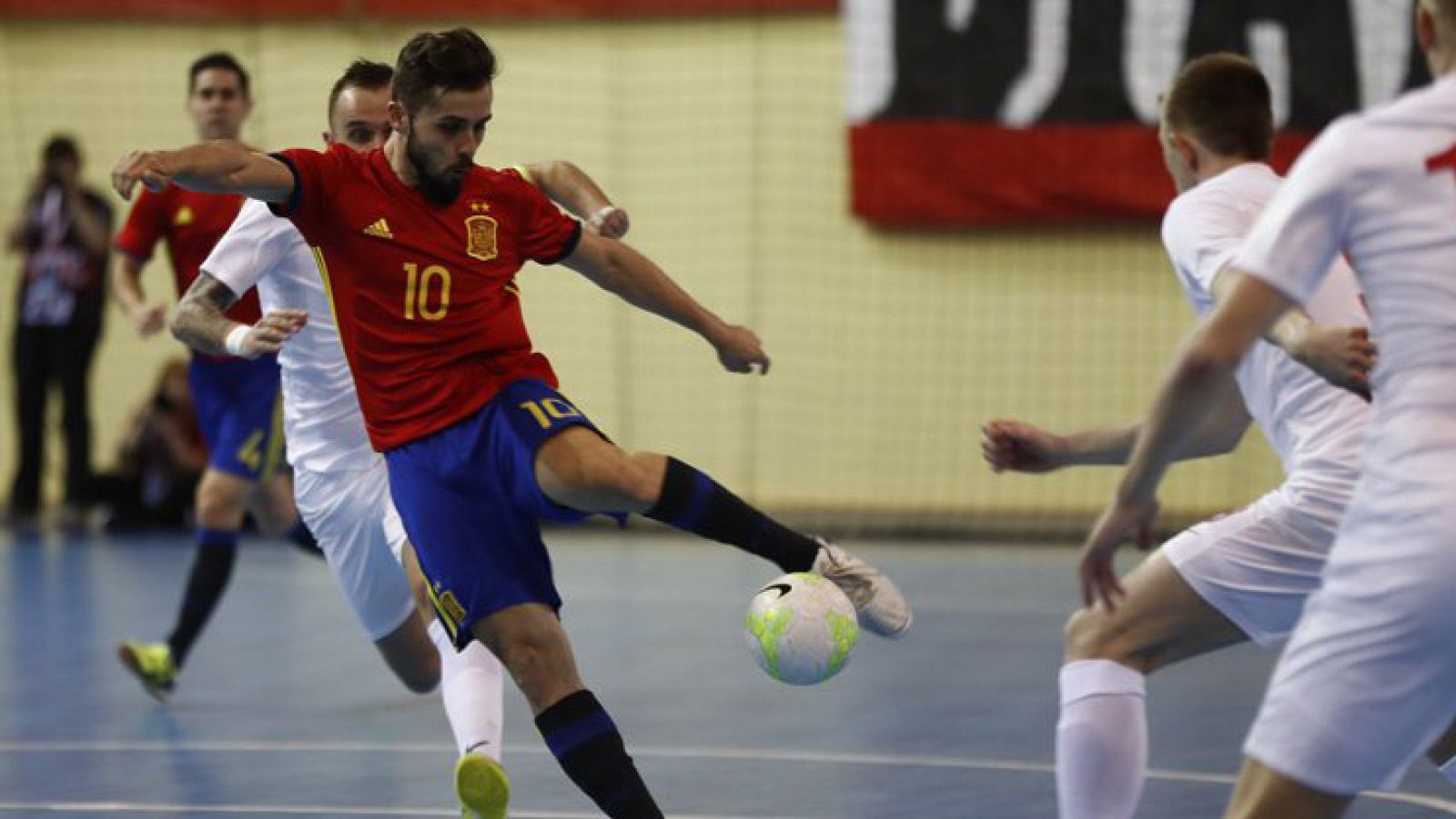 La selección española de fútbol sala ha empatado ante Polonia.