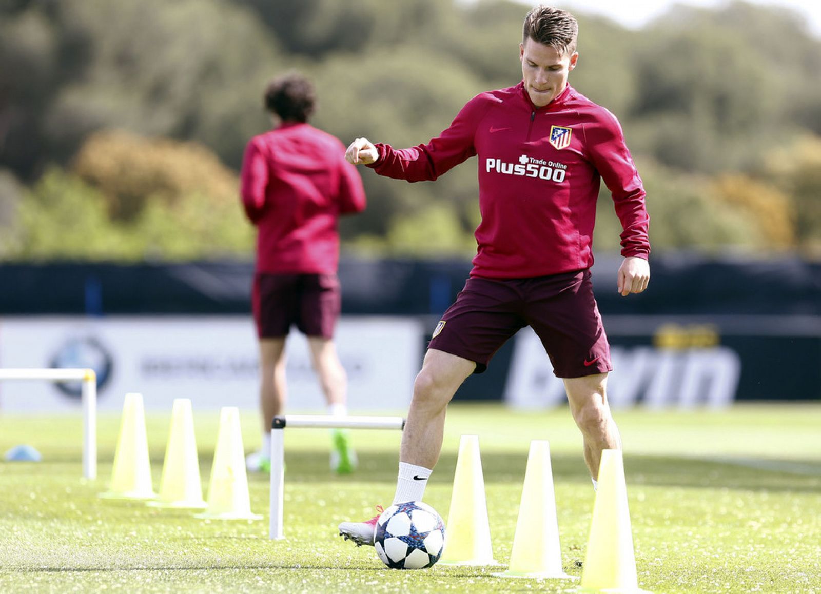 Gameiro entrena con el grupo