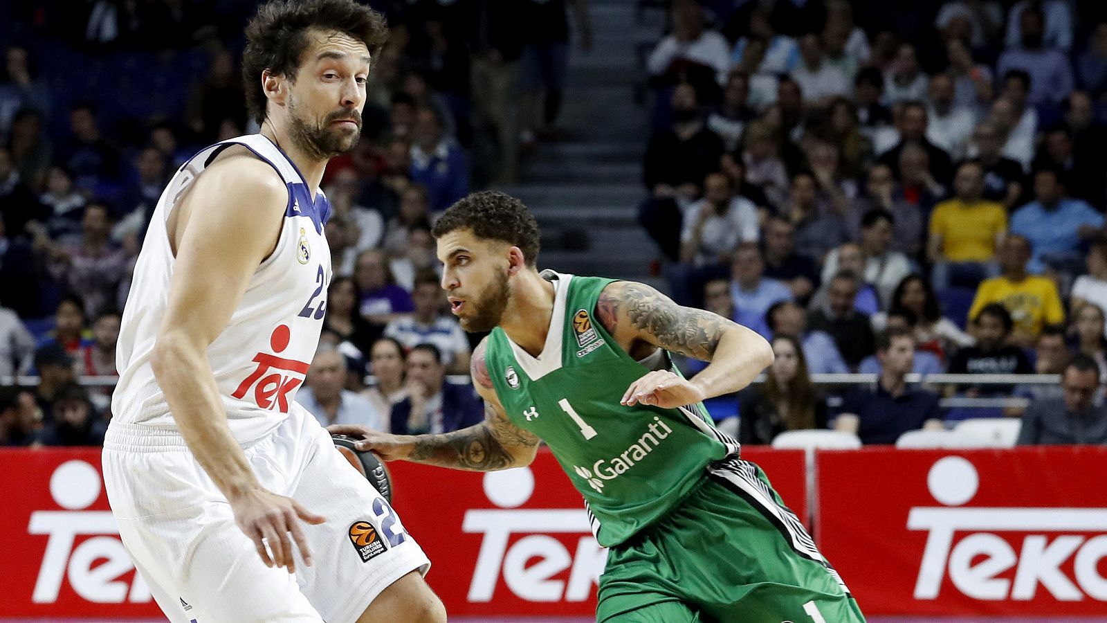 Un momento del partido Madrid - Darussafaka, con Llull en primer plano