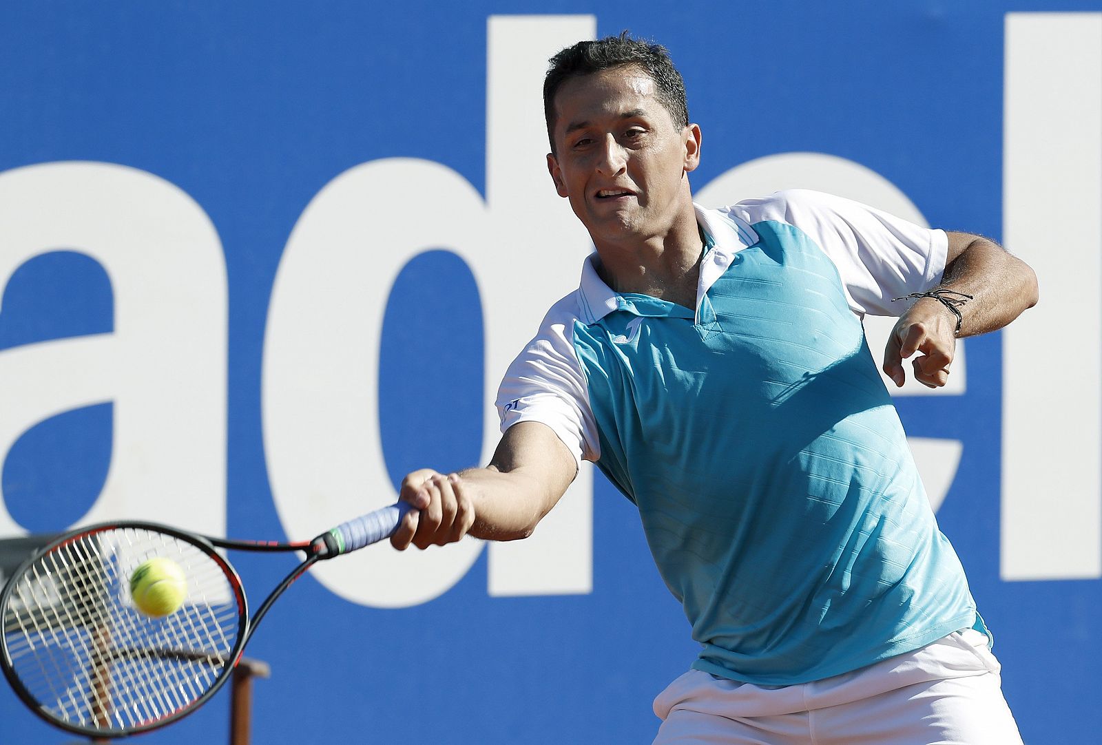 Almagro devuelve la pelota al canadiense Steven Diez.