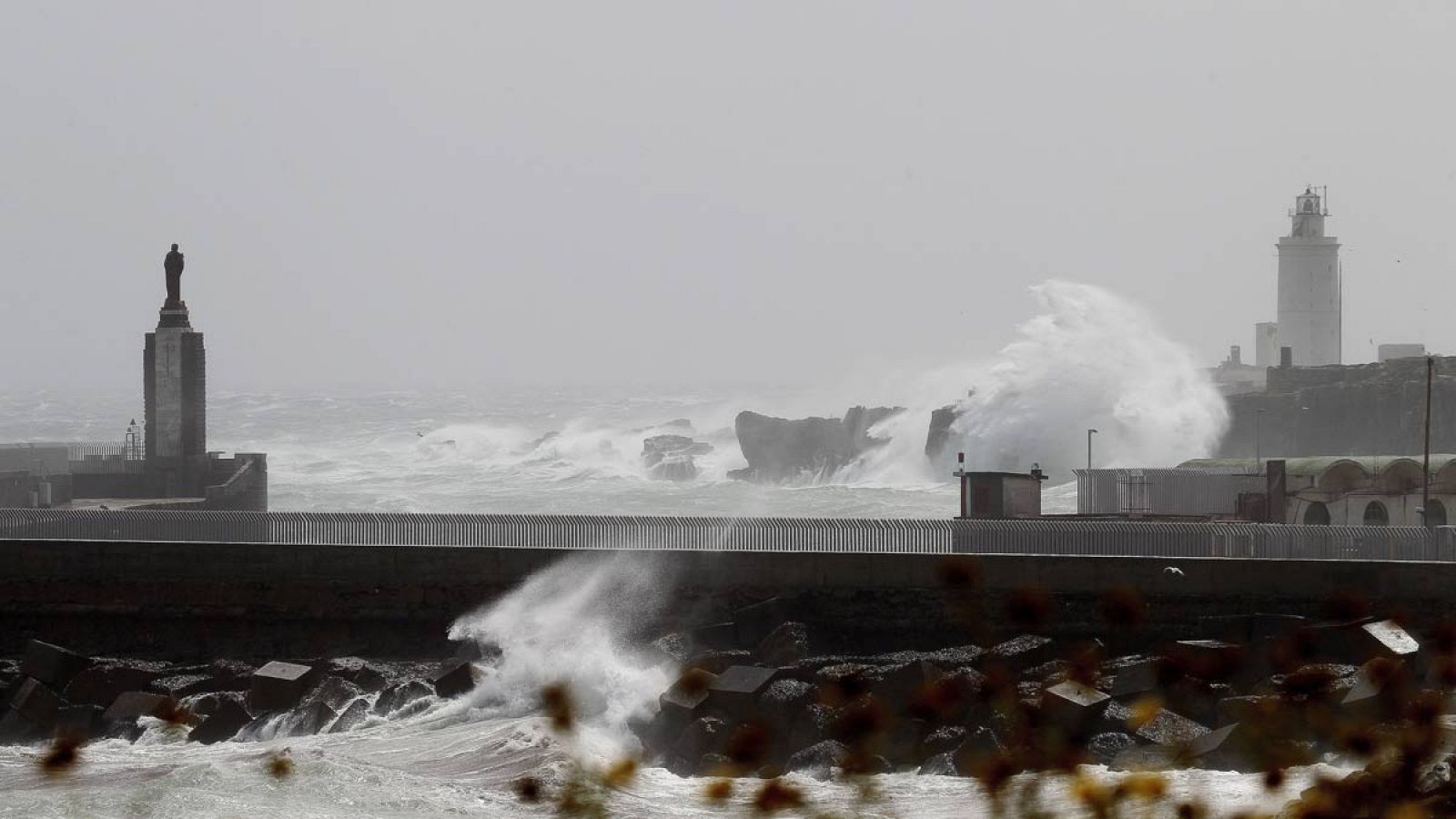 Fuerte oleaje en Cádiz el pasado 20 de abril.