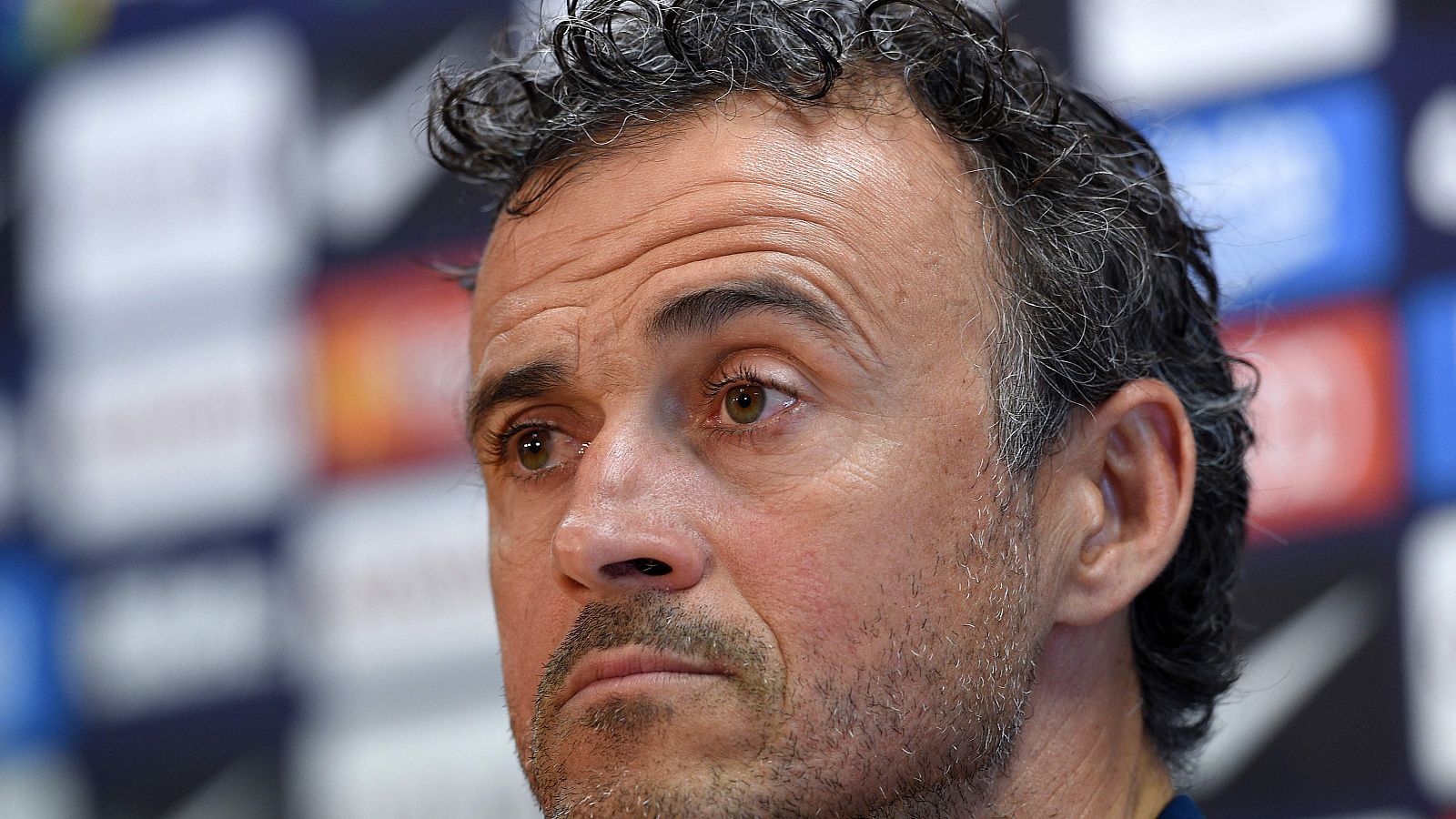 Luis Enrique confirma la baja de Piqué: "Tenemos una  plantilla preparada para solventar estas situaciones"