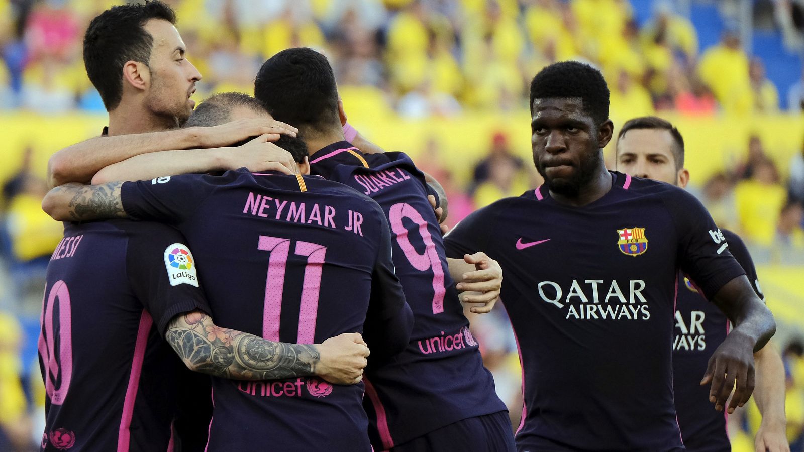 Los jugadores del FC Barcelona celebran uno de los goles marcado ante Las Palmas