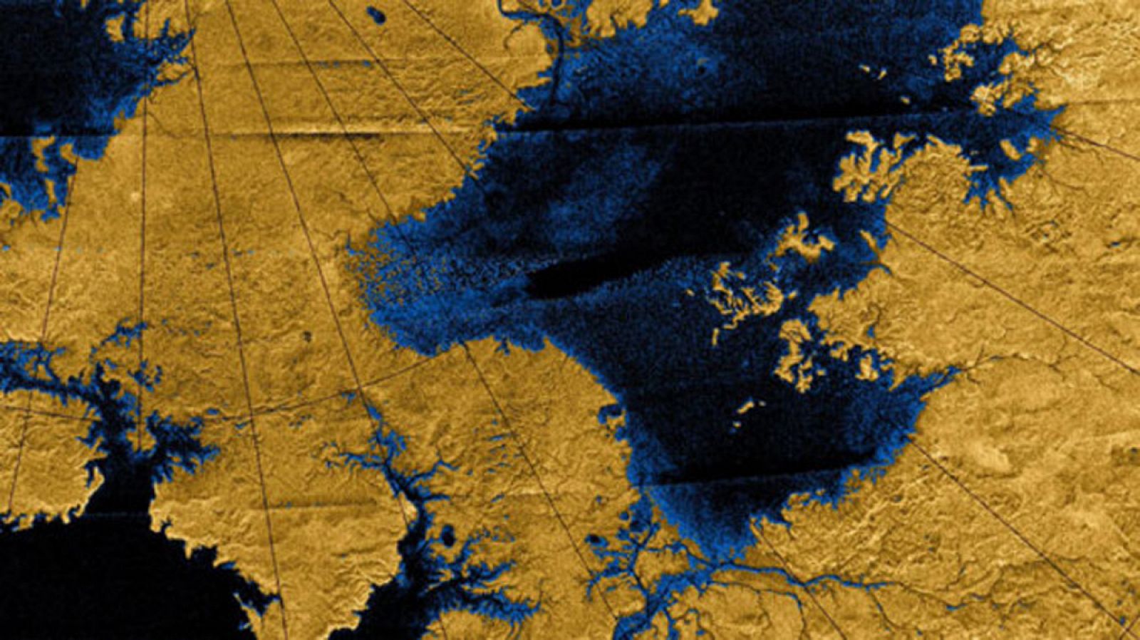 Las imágenes (de radar y en falso color) de la misión Cassini