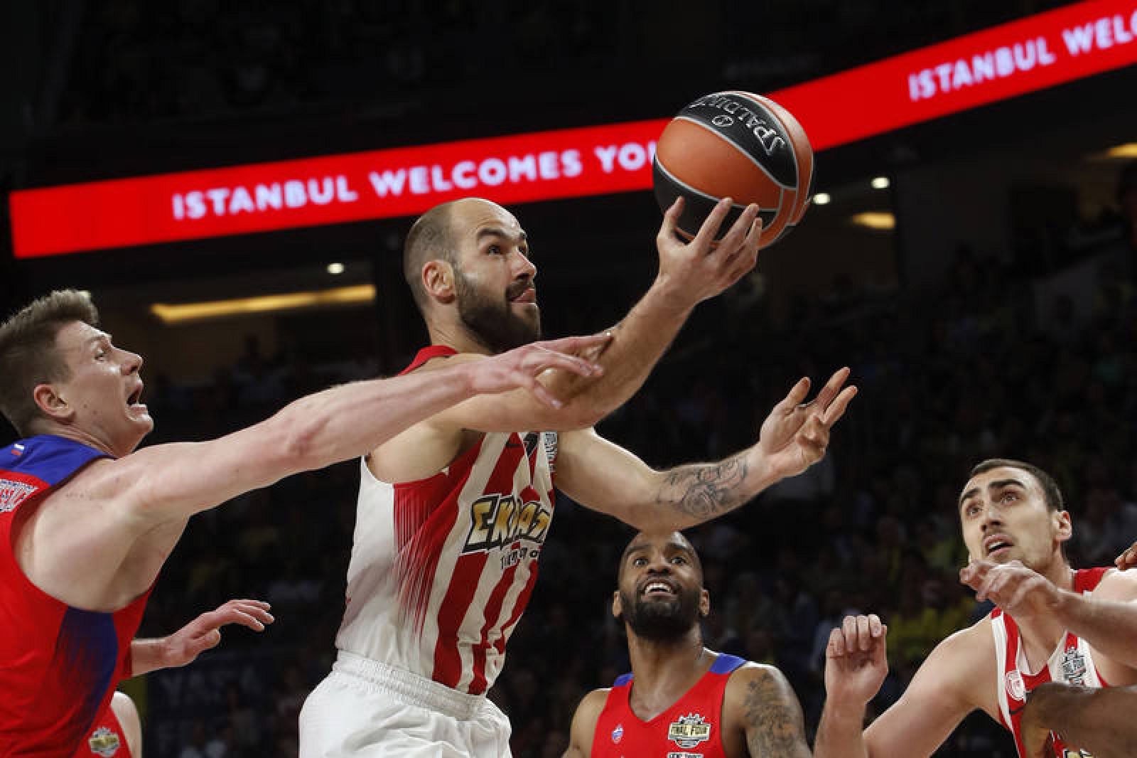 El base griego del Olympiacos Vassilis Spanoulis.