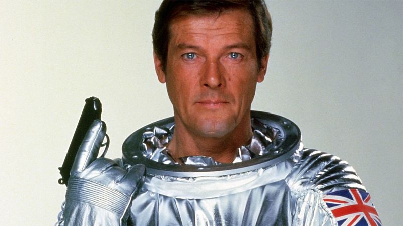 Roger Moore en Moonraker (1979).