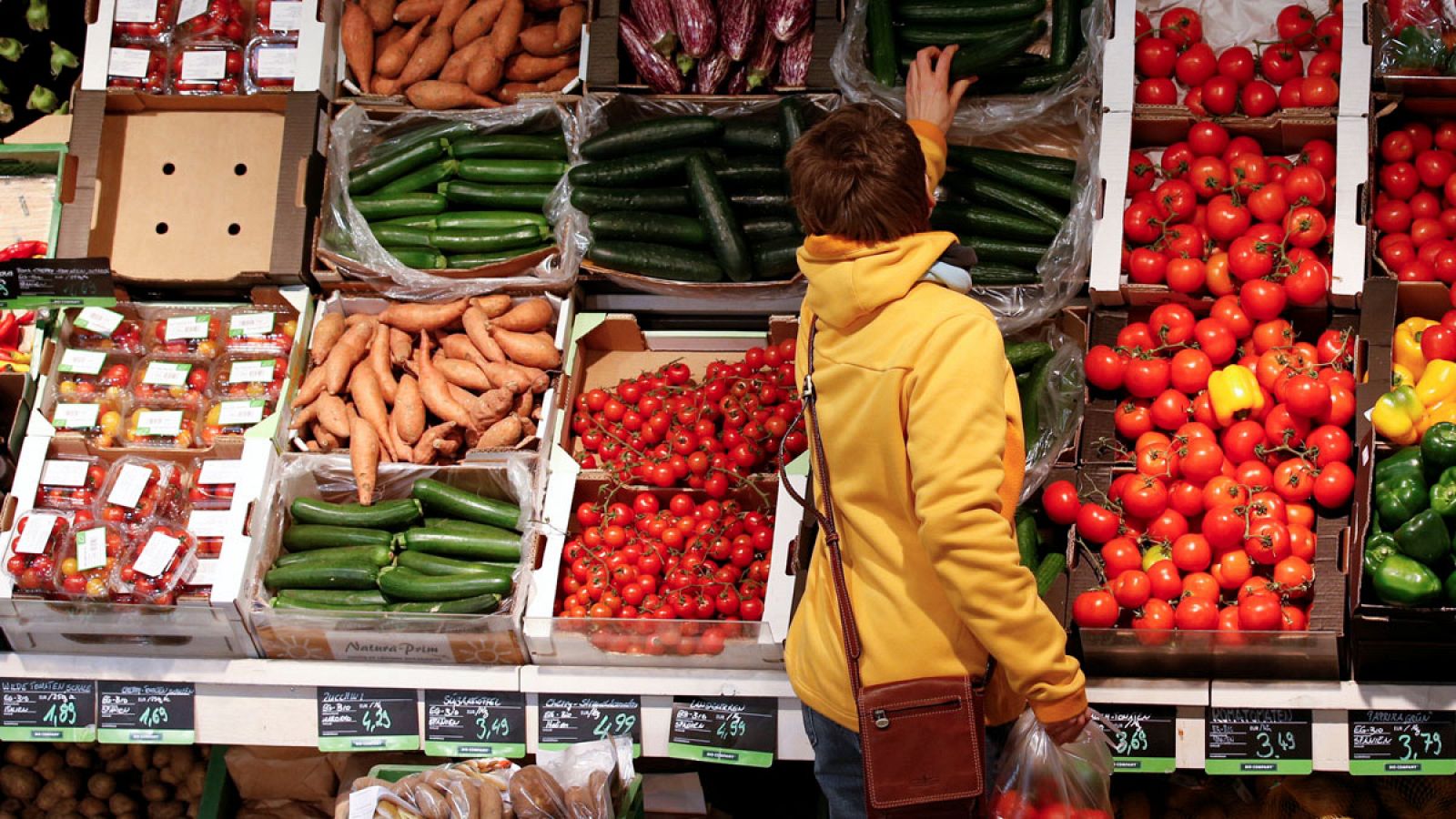 Un puesto de frutas y verduras berlinés en una imagen de archivo