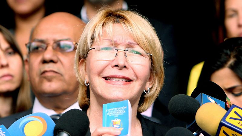 La fiscal general de Venezuela, Luisa Ortega Díaz, hablando con la prensa el jueves 1 de Junio de 2017 en Caracas (Venezuela).