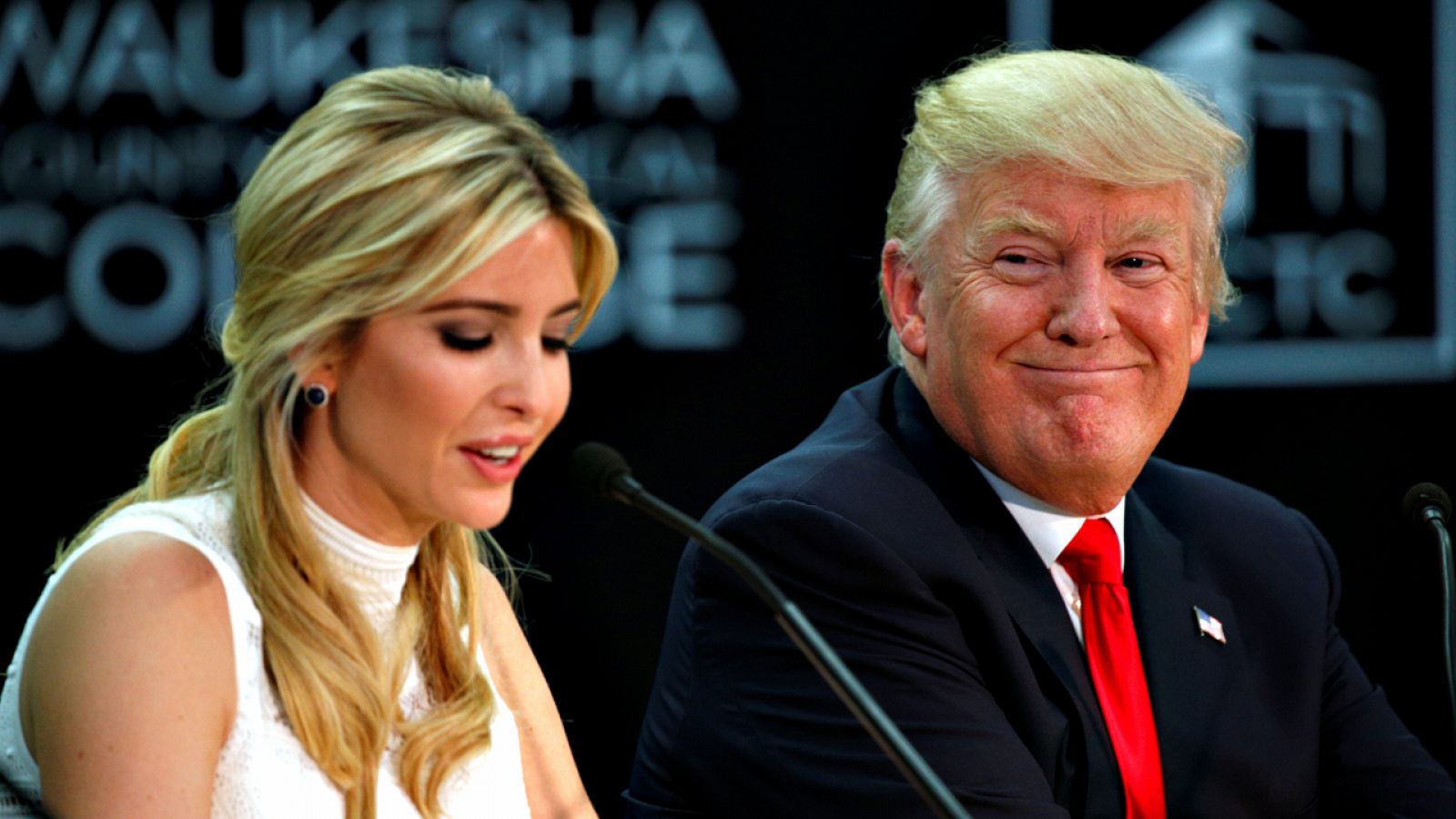 El presidente de Estados Unidos, Donald Trump, en un acto junto a su hija Ivanka