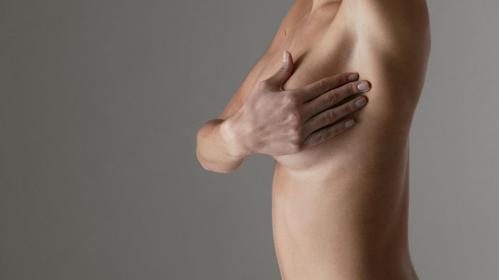 Hace tres décadas a todas las mujeres diagnosticadas se les extirpaba la mama y ahora, cada vez se hacen cirugías menos agresivas.