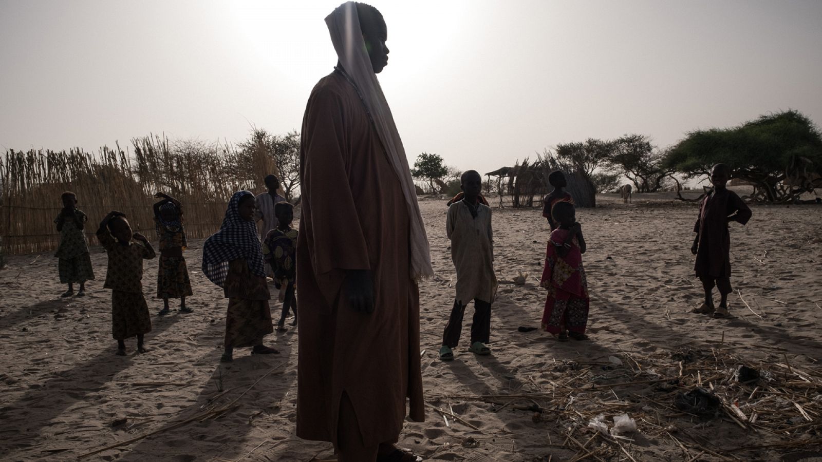 Mahamat Ali, de 17 años, en la localidad de Melea, en la región del Lago Chad, en Chad, el 19 de abril de 2017. Ali fue secuestrado por Boko Haram con 15 años y fue esclavizado durante dos años hasta que pudo escapar.