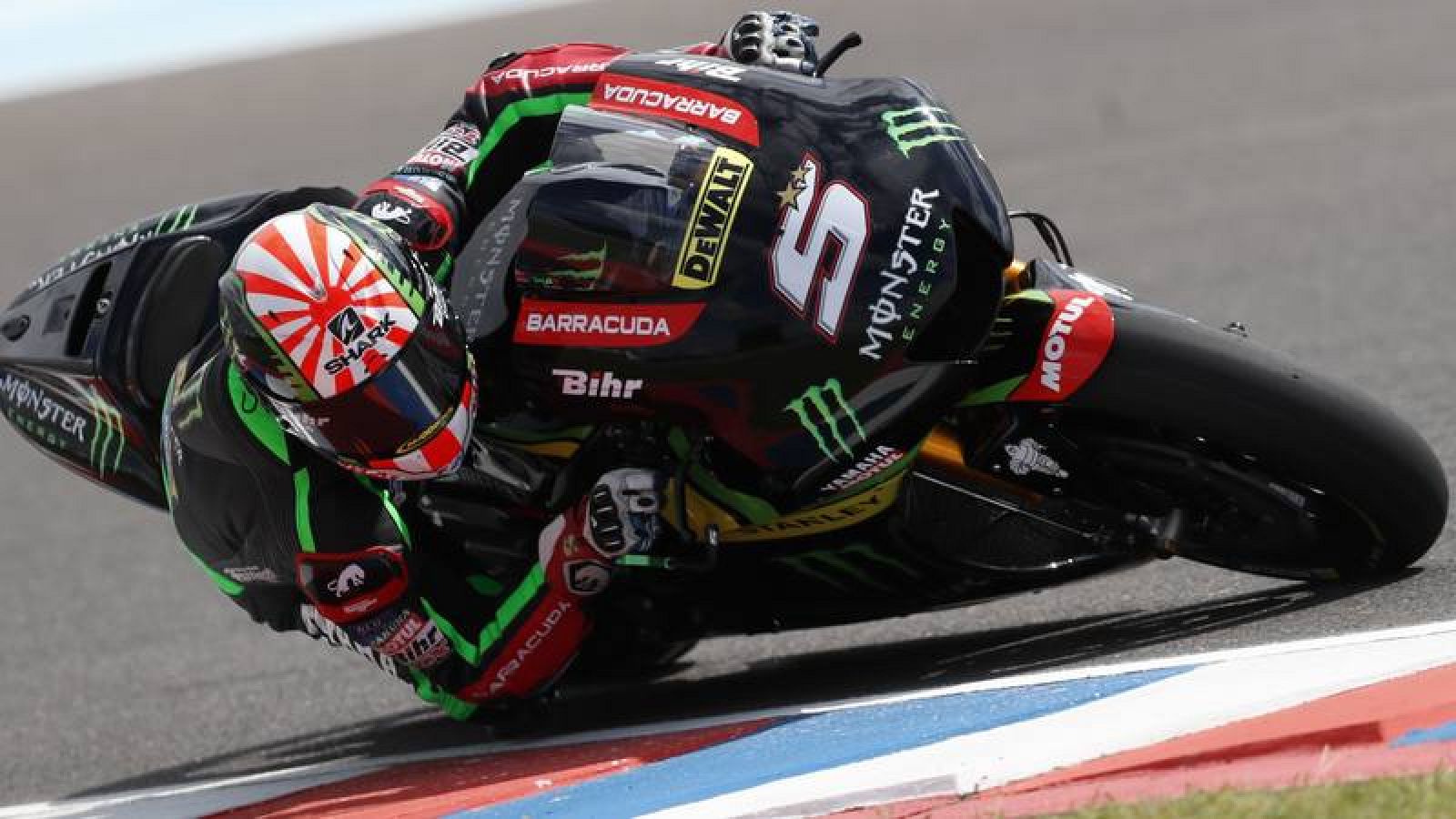 Zarco sorprende  a Márquez y firma la pole en MotoGP
