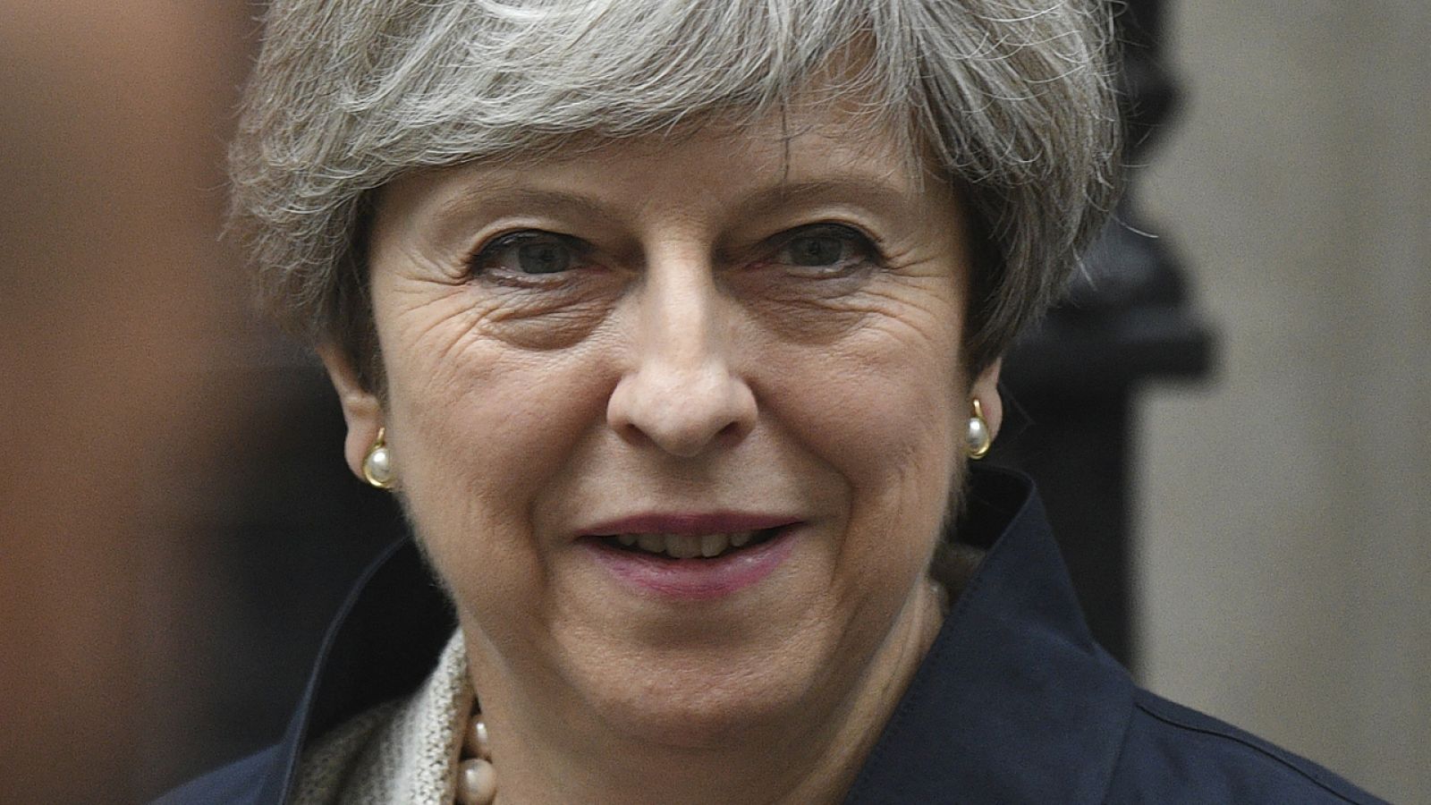 Theresa May se dirige al Parlamento británico para votar su plan legislativo