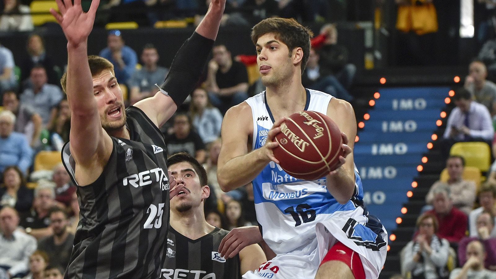 Santiago Yusta, en un partido del Obradoiro contra el Bilbao Basket.