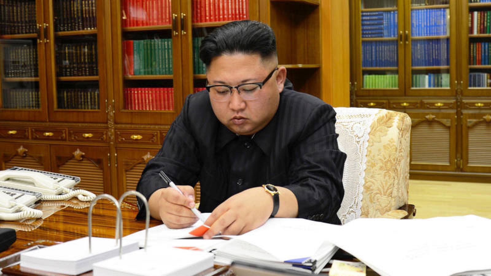  Kim Jong Un aprueba los ensayos del misil intercontinental