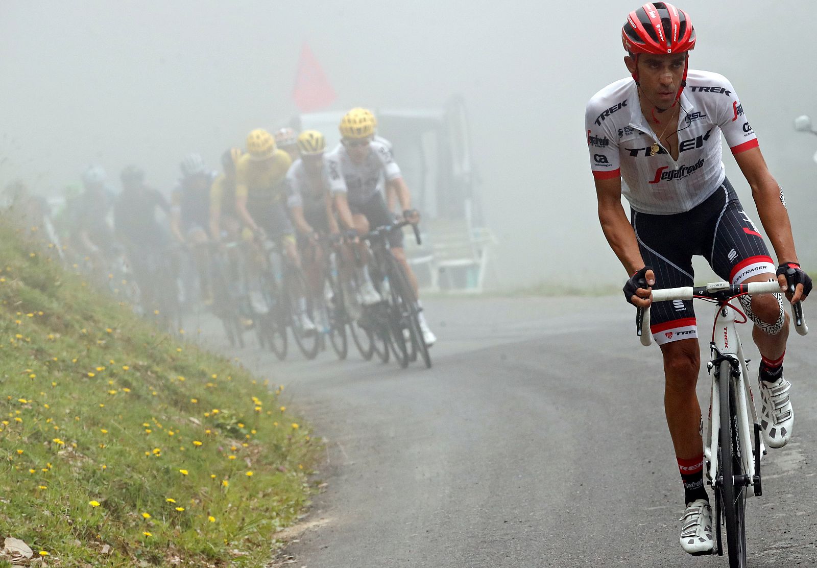 Imagen de Alberto Contador durante su ataque en el Port de Balès.