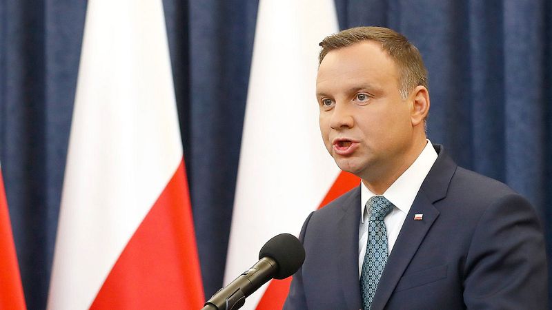 El presidente polaco, Andrzej Duda, habla ante los medios en una comparecencia en Varsovia