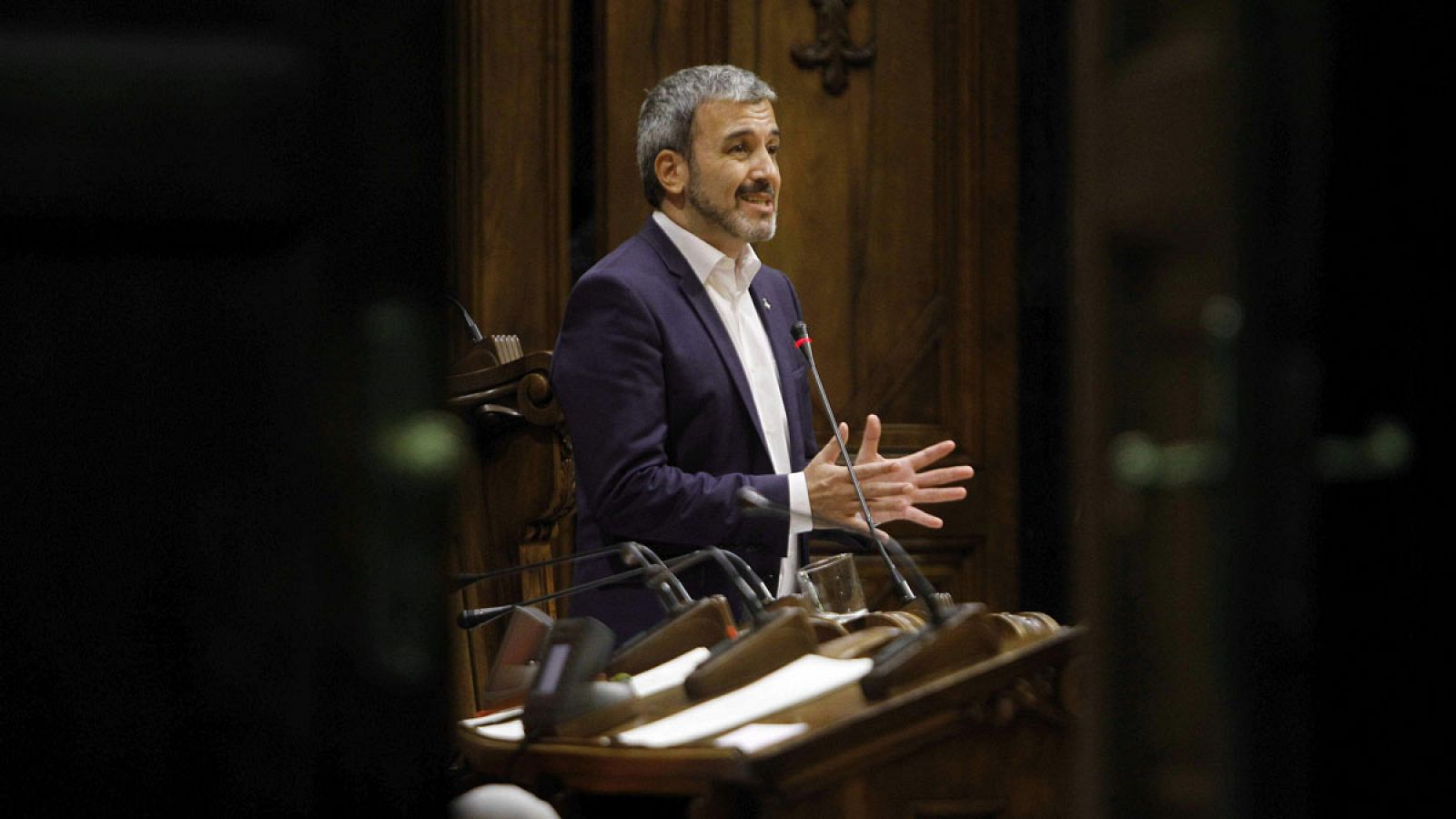 El lider municipal del PSC, Jaume Collboni, en un pleno del Ayuntamiento de Barcelona